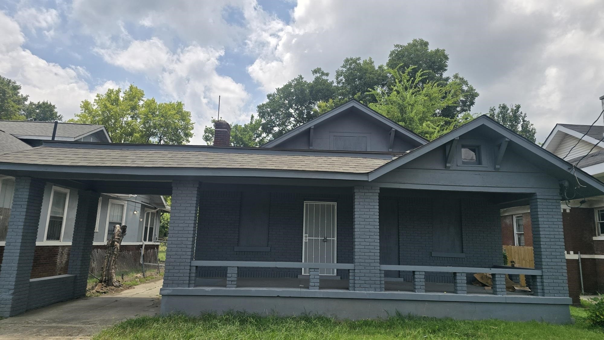1251 LAMAR AVE