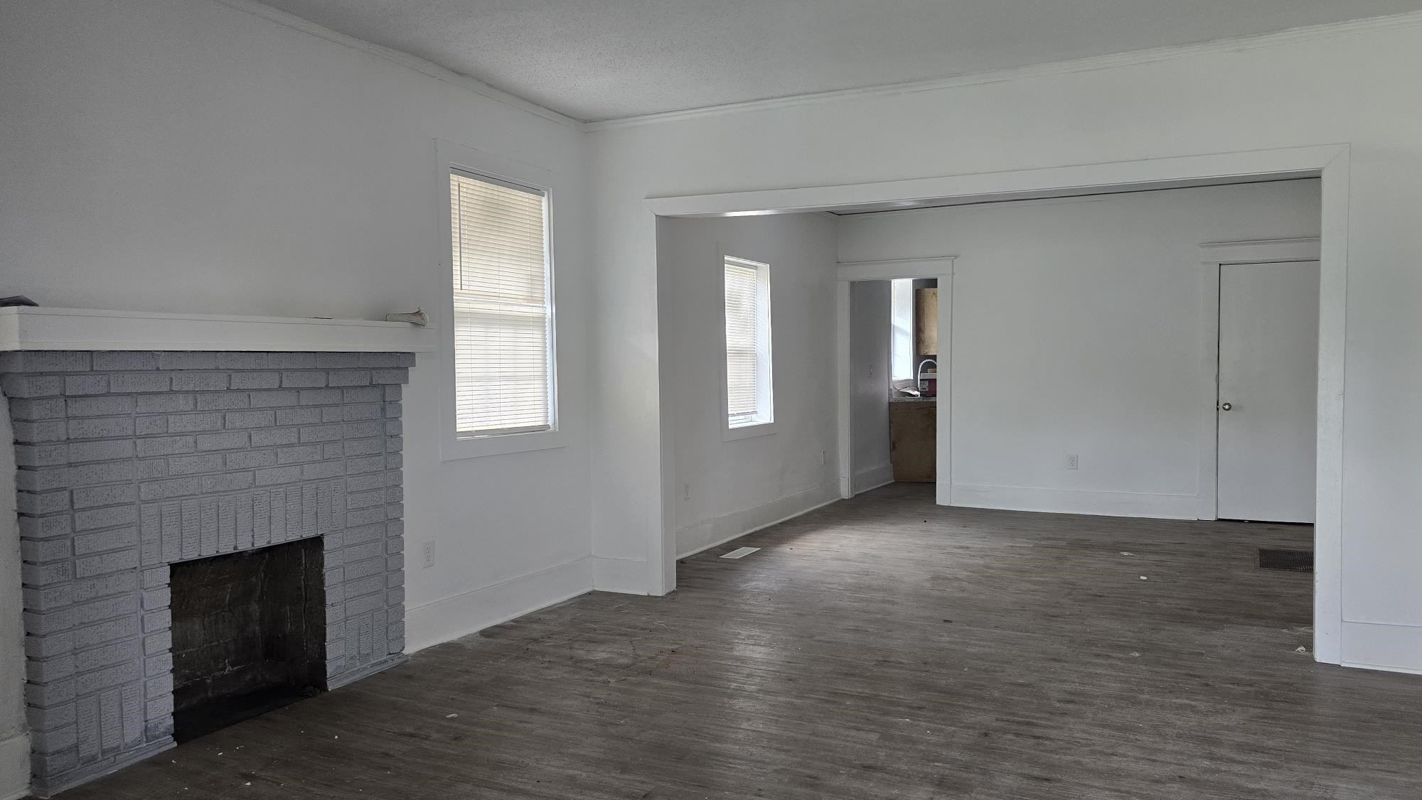 1251 LAMAR AVE