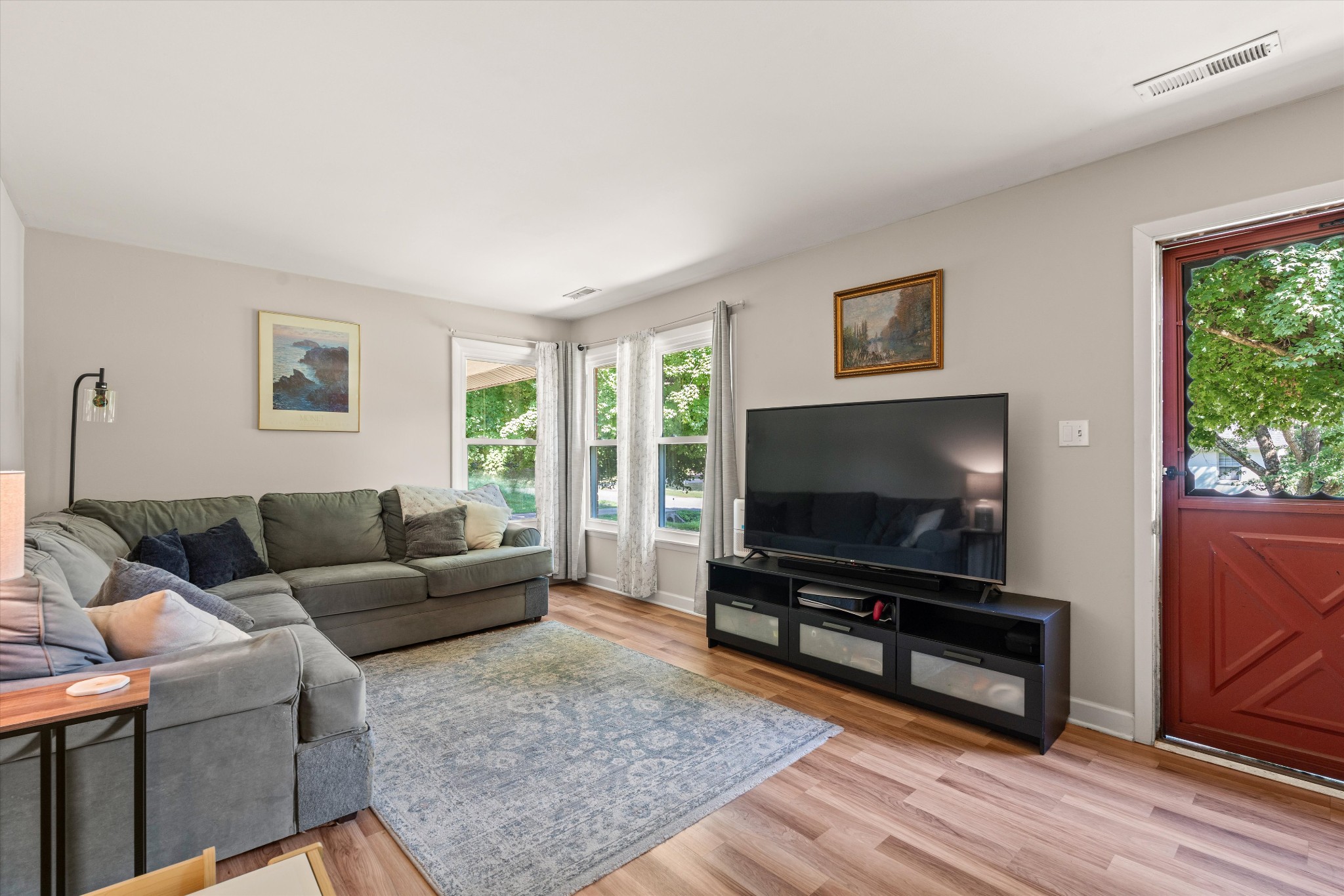 710 Meade Dr