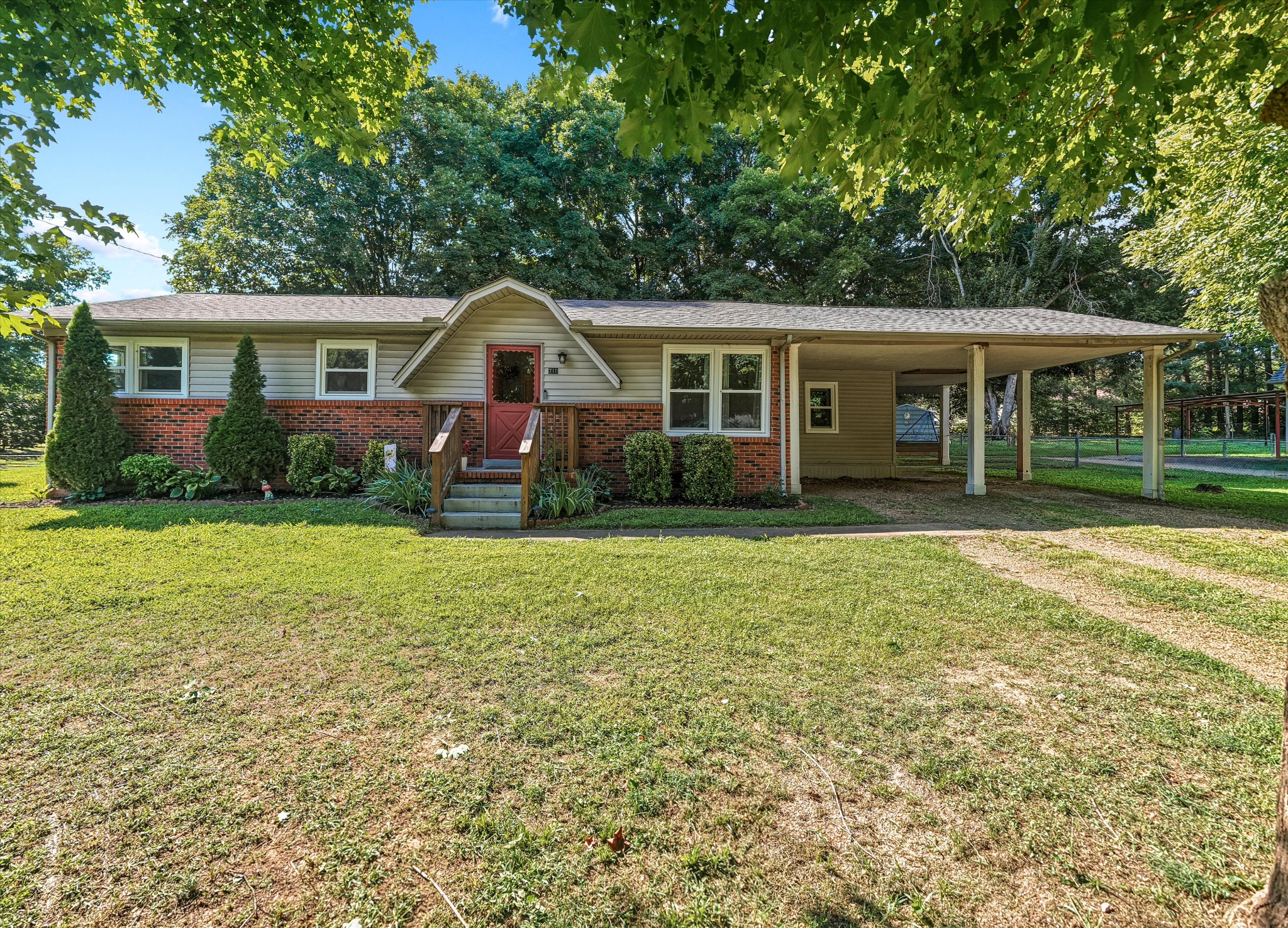 710 Meade Dr