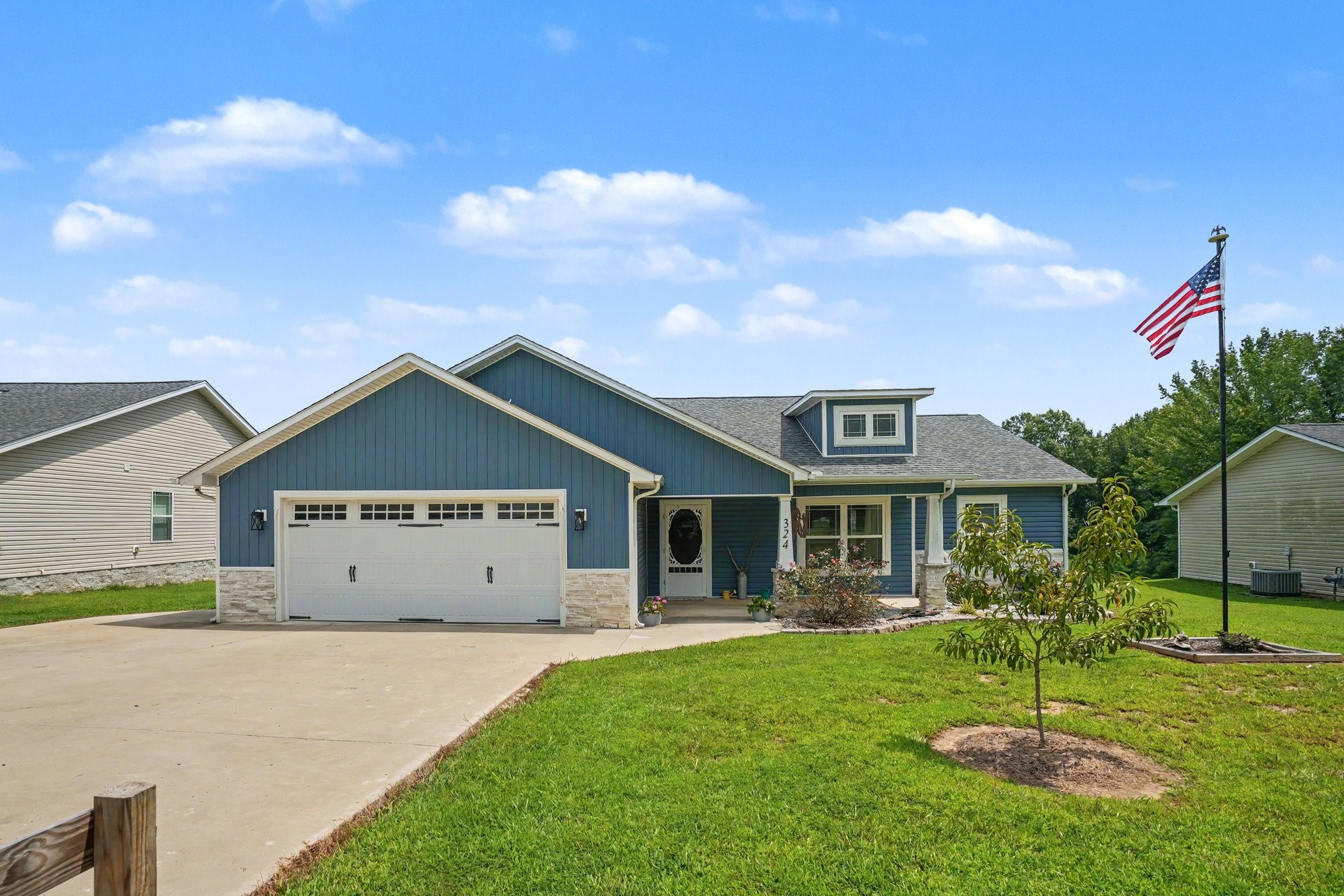 324 Post Oak Rd, E
