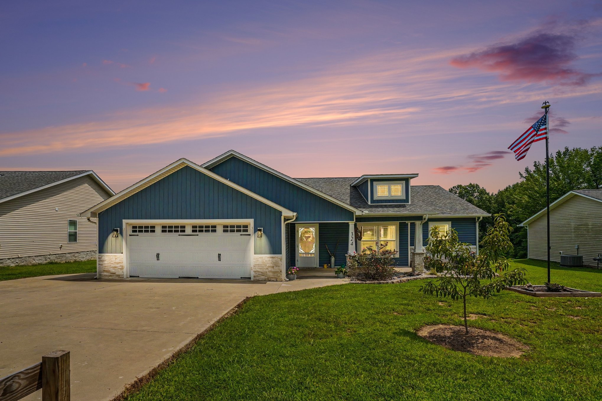 324 Post Oak Rd, E