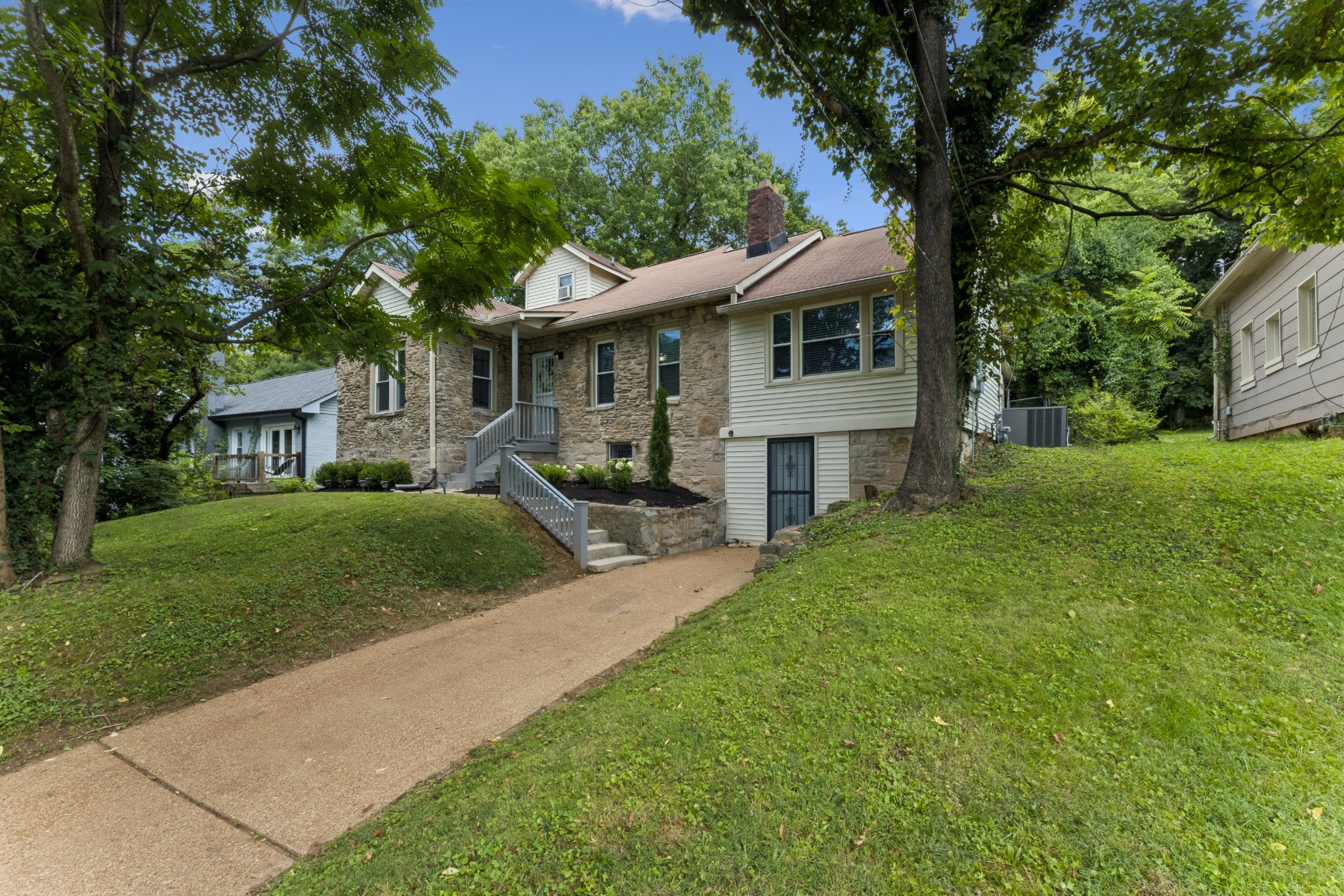 1523 McGavock Pike