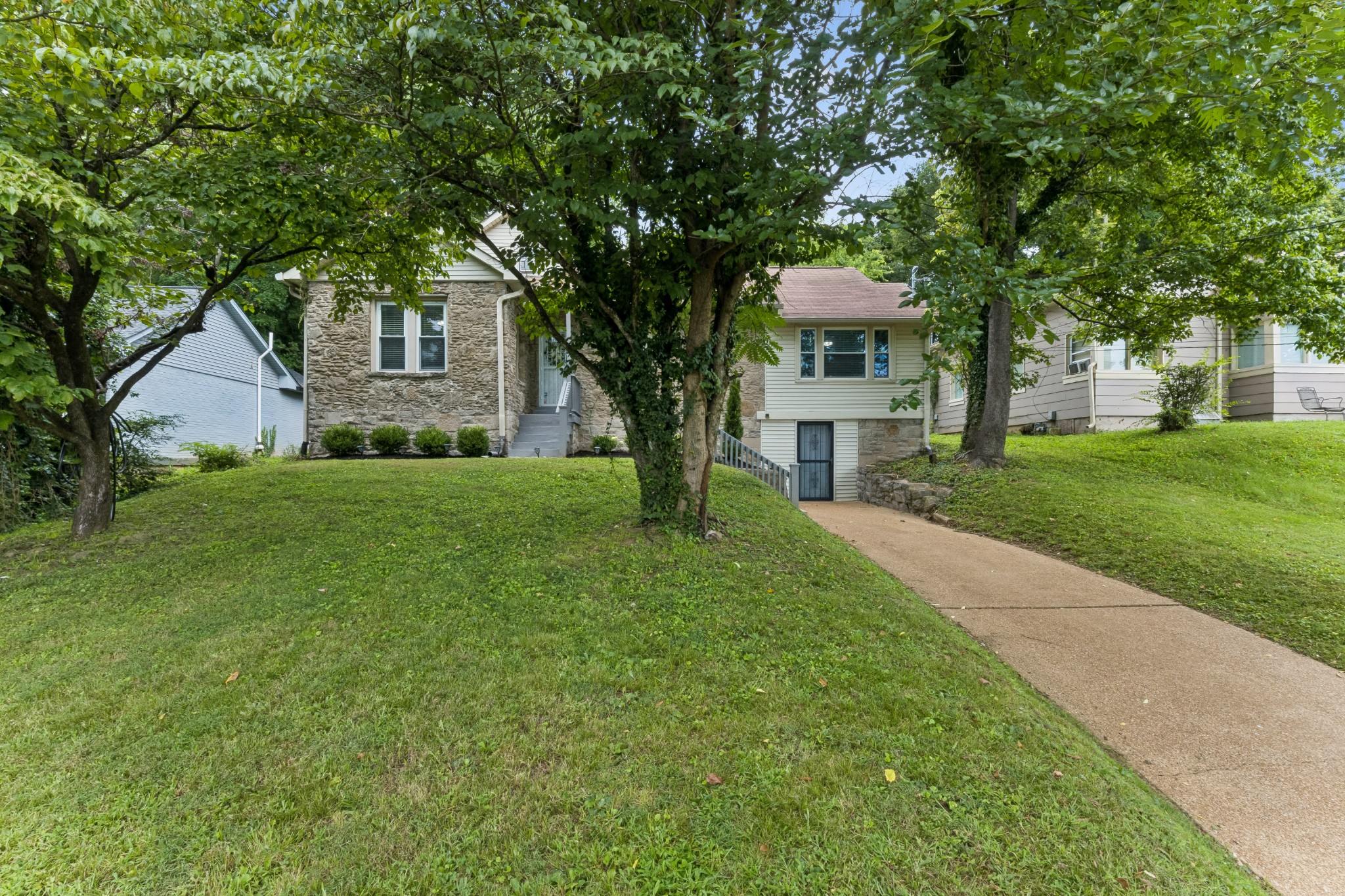 1523 McGavock Pike