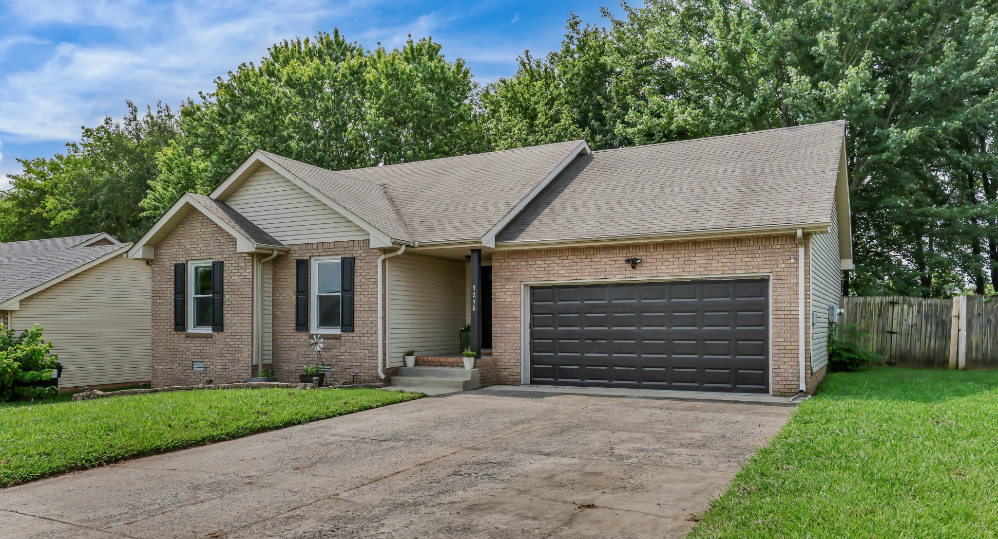 3250 S Senseney Cir
