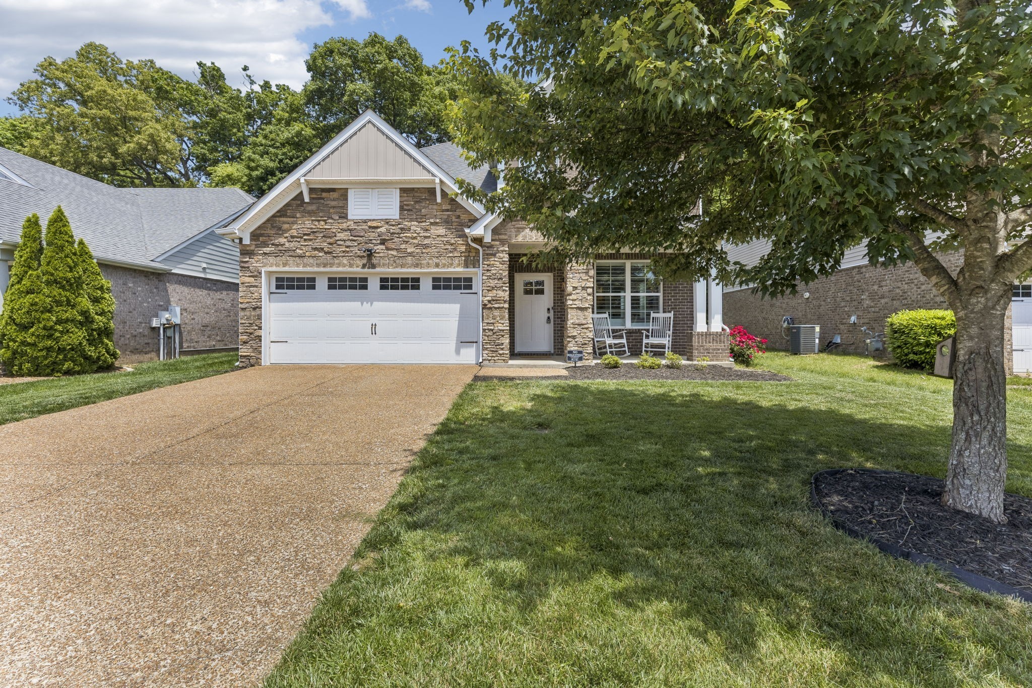 744 Bench Ln