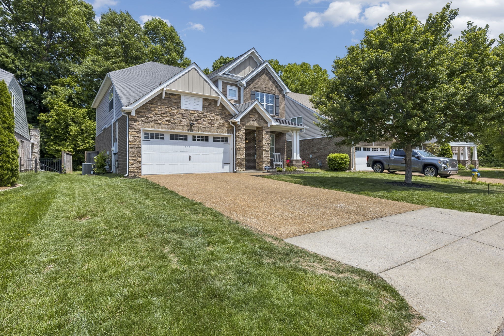 744 Bench Ln