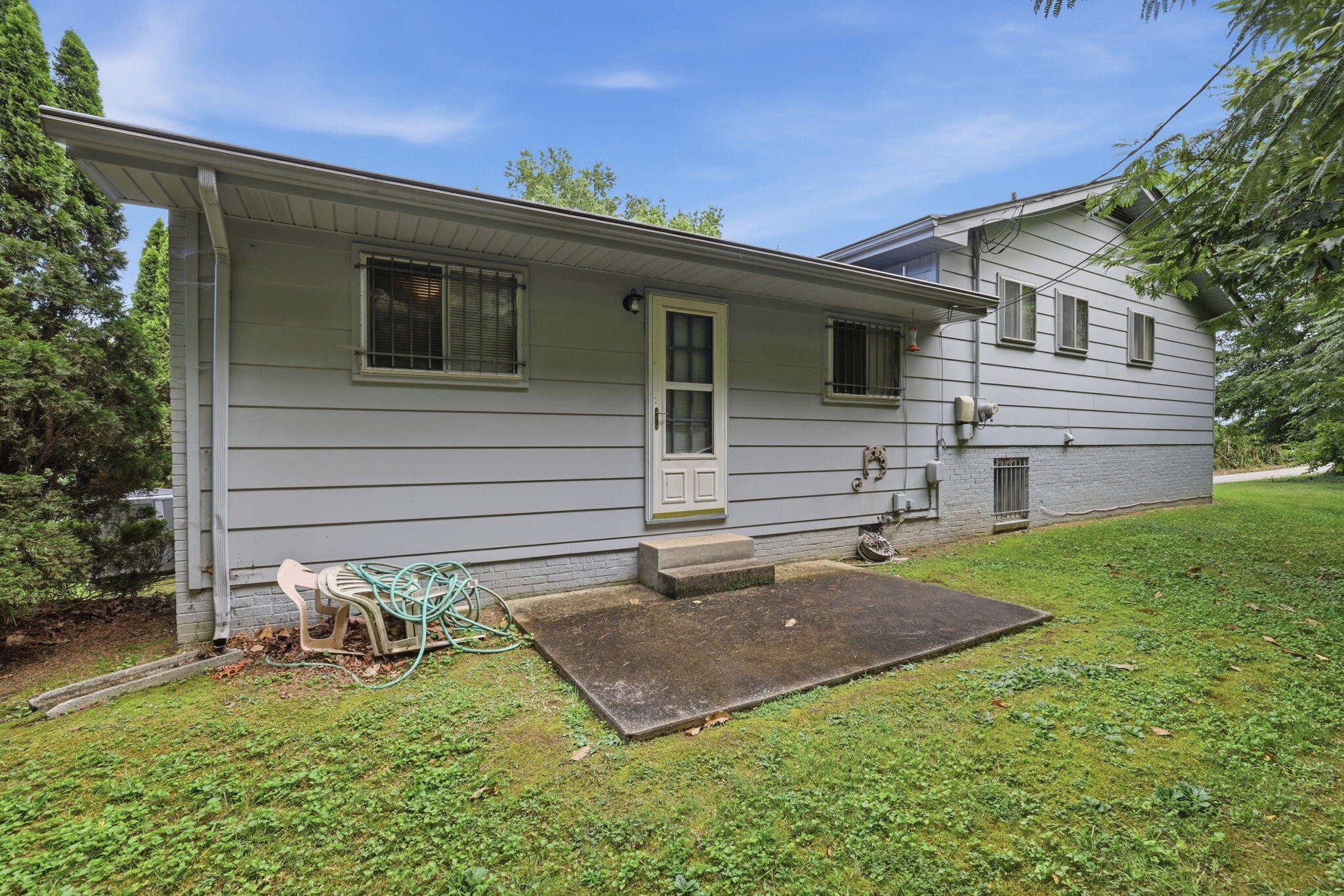 1127 Hillsboro Drive