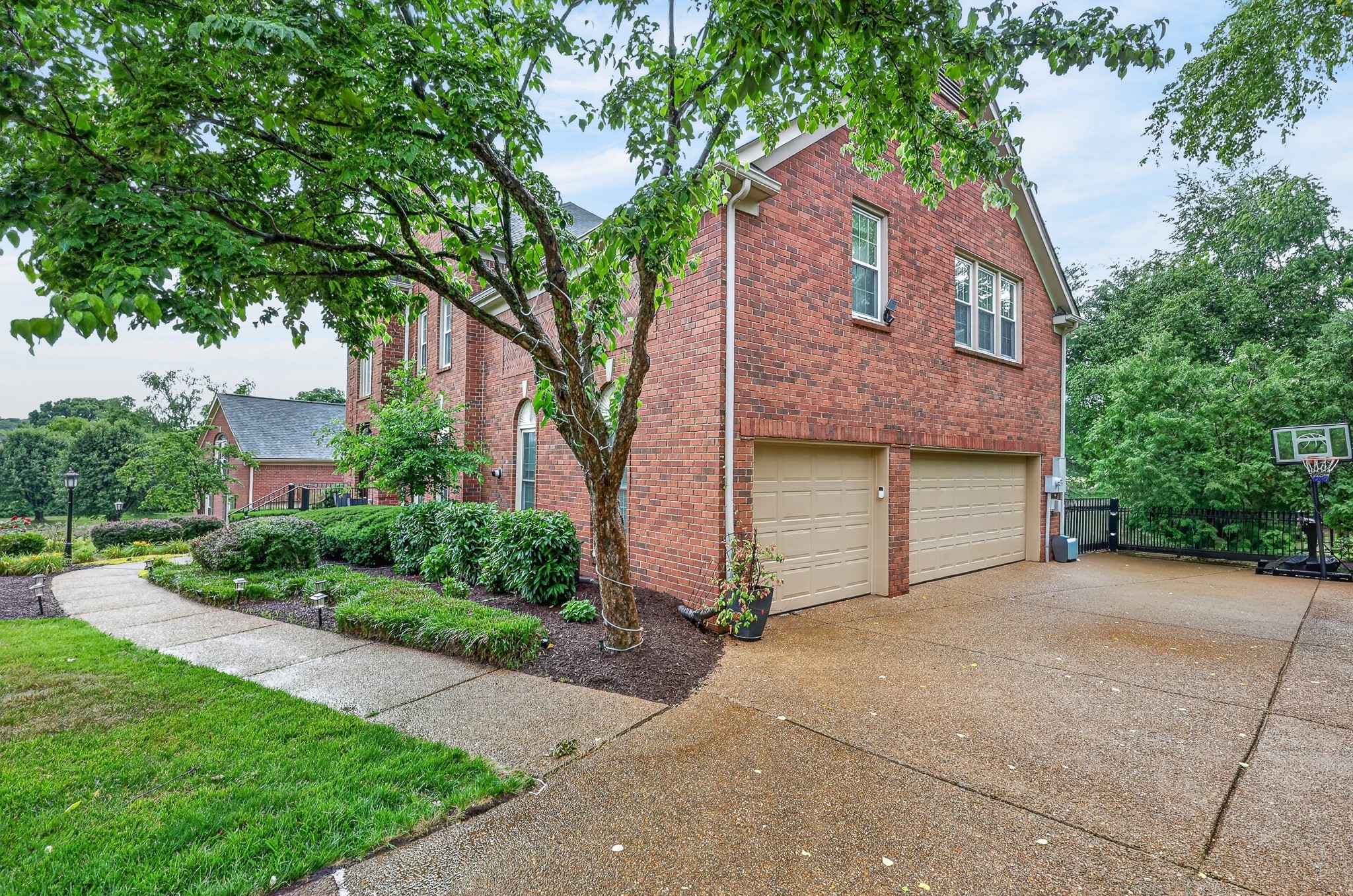 304 Lakemont Cir