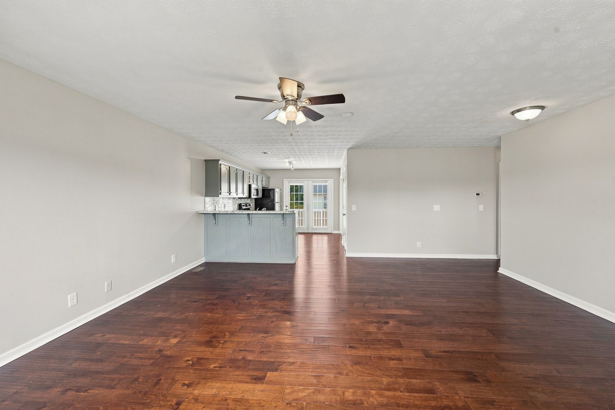 303 Bandera Ln