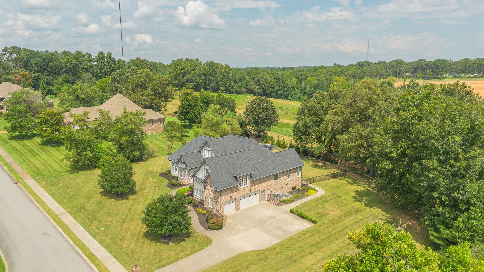 7300 Stirrup Ln