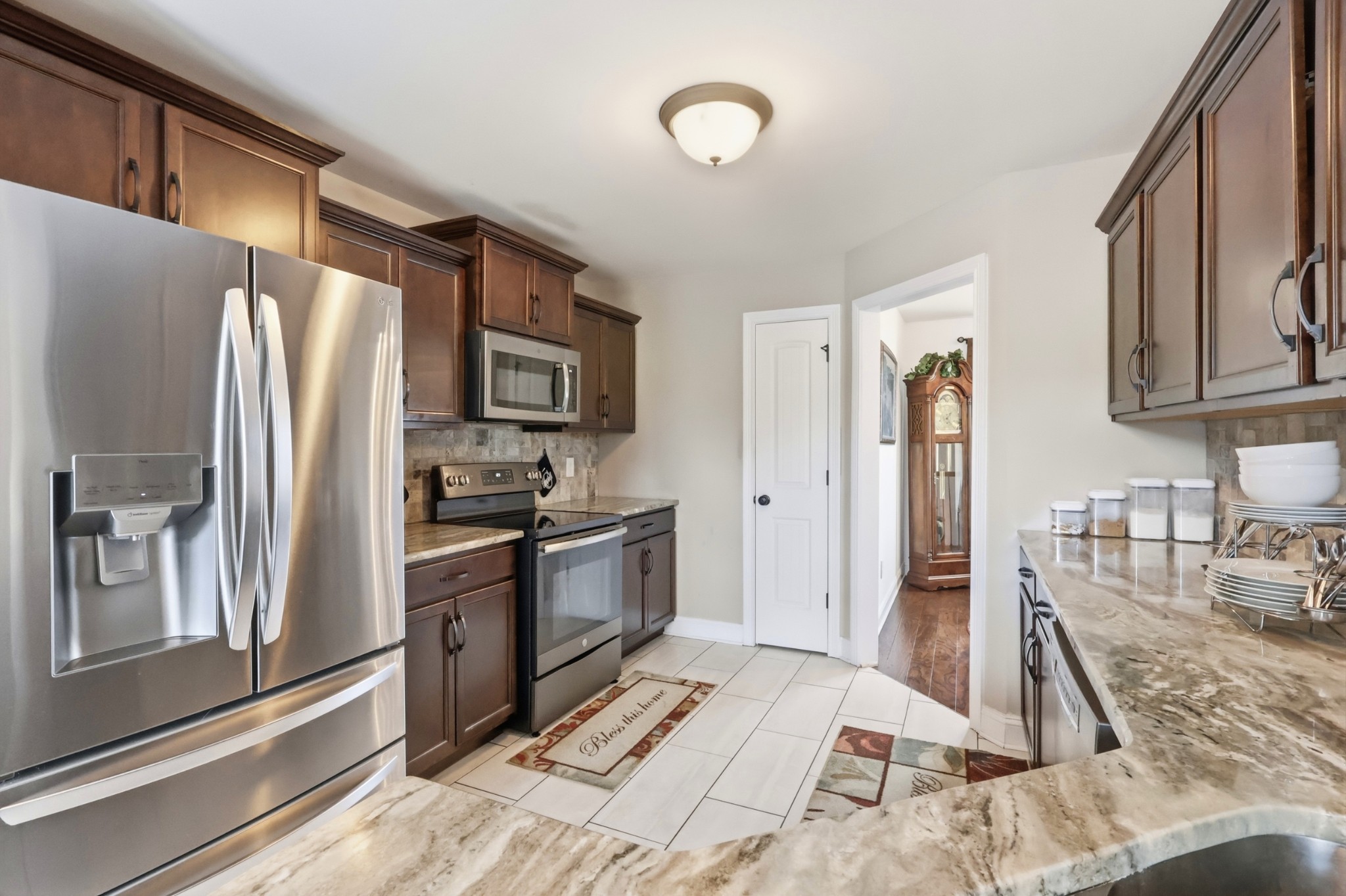 141 Kingstons Cv