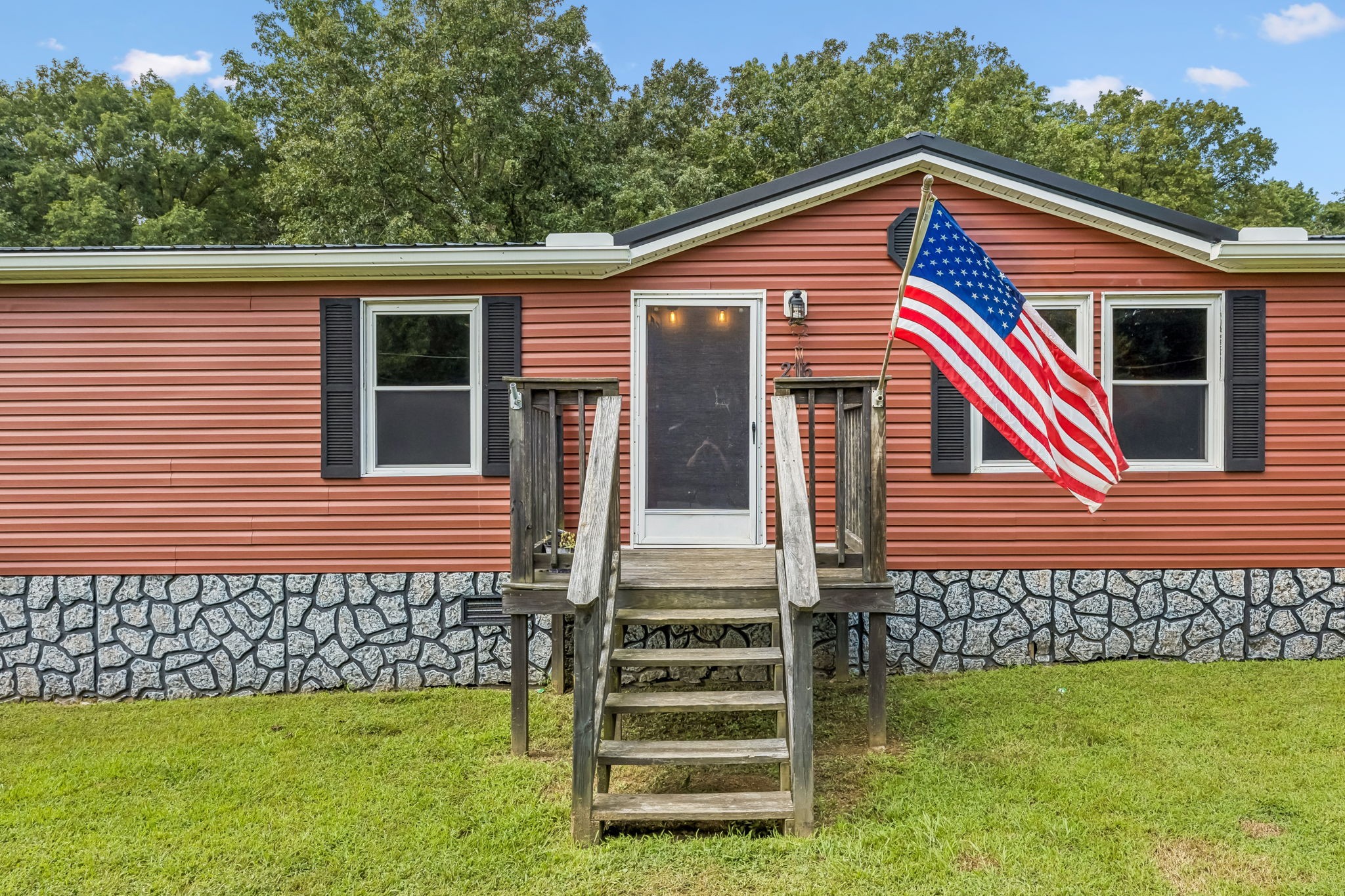 216 Shubert Rd