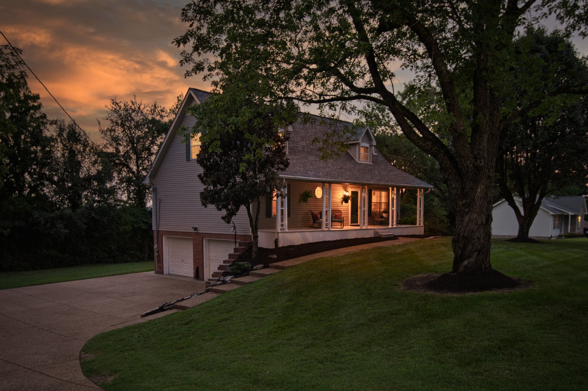 809 Hillside Dr