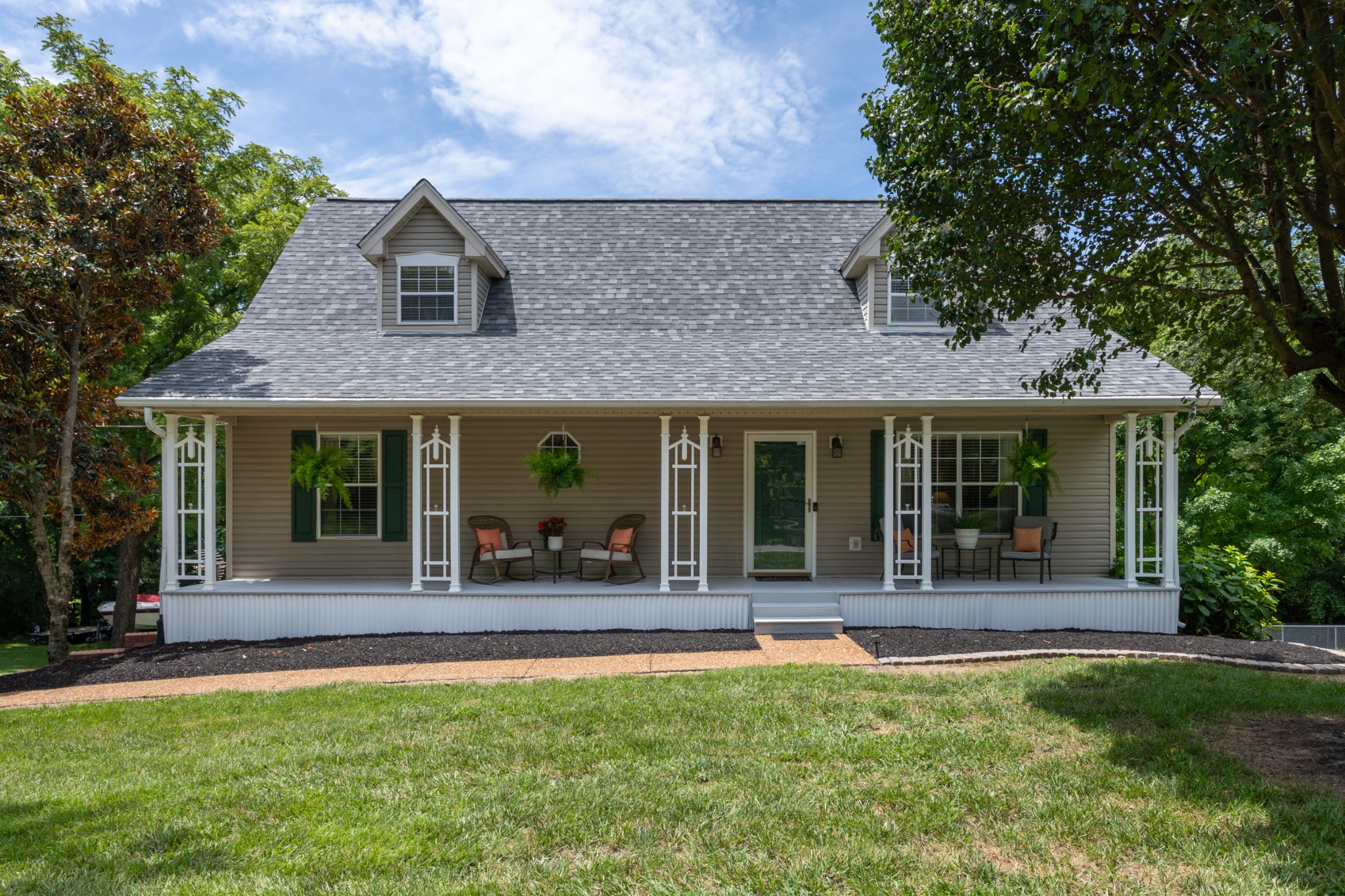 809 Hillside Dr