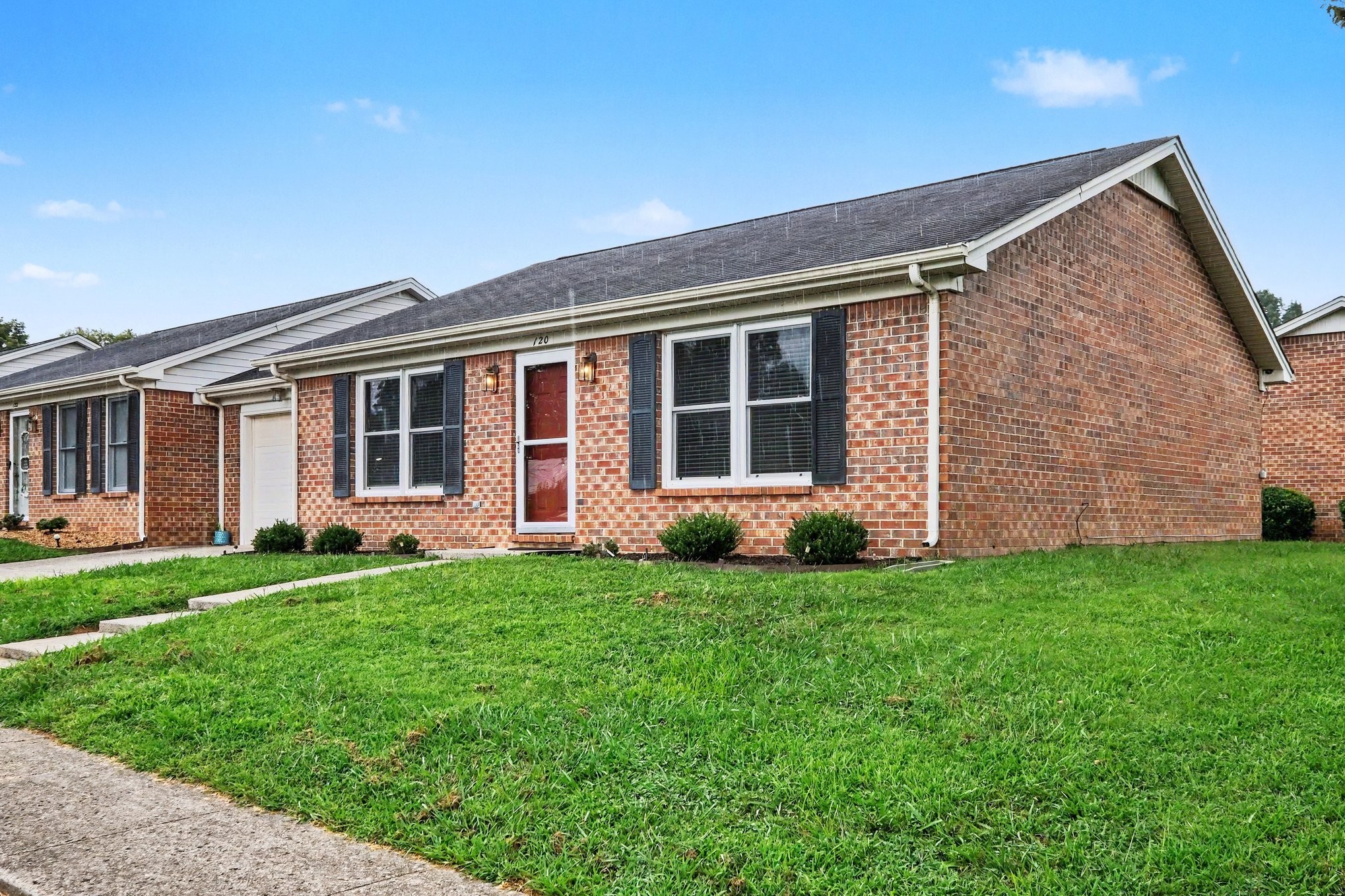 120 Dogwood Ct