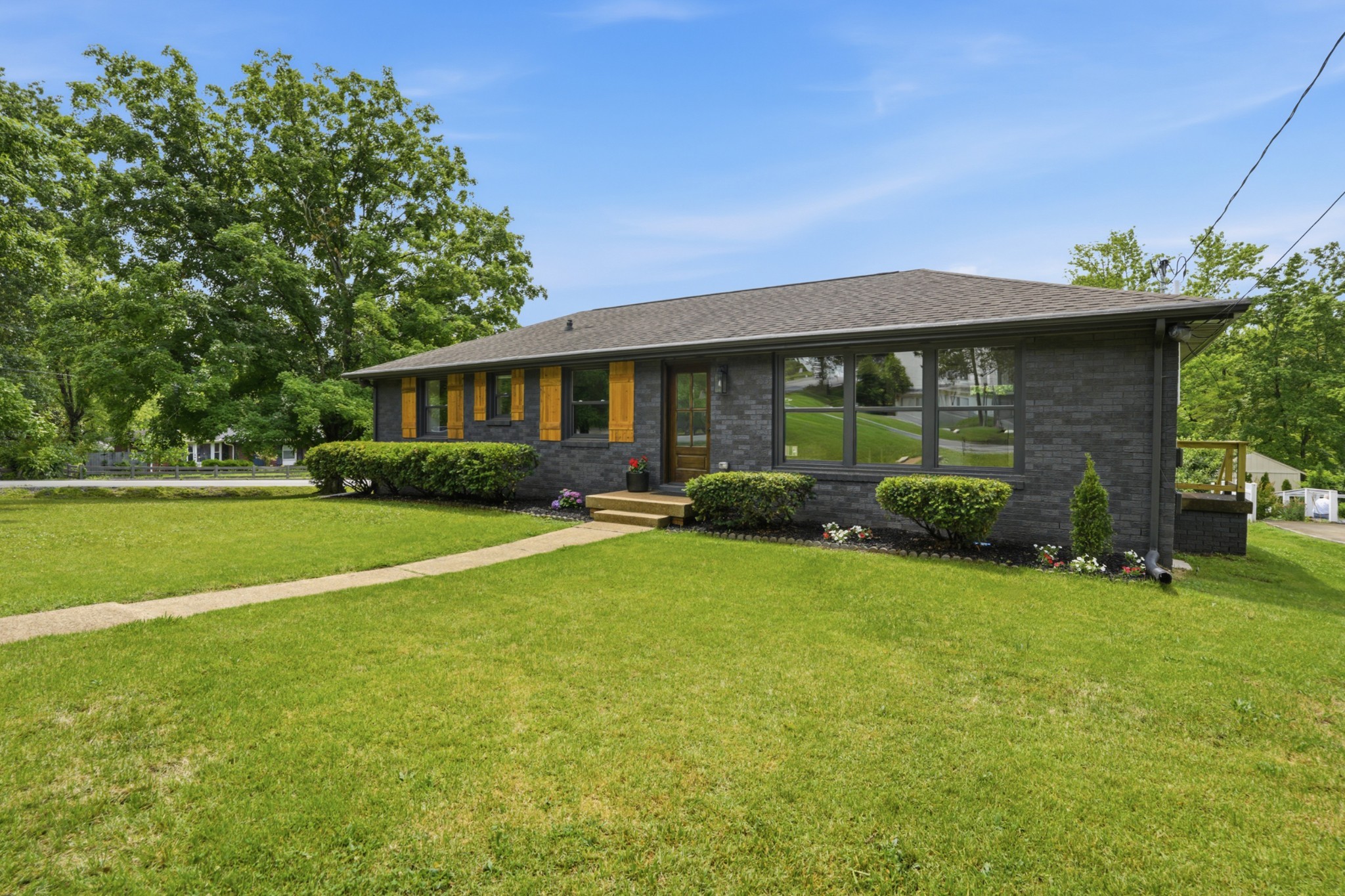 201 Overcrest Ct