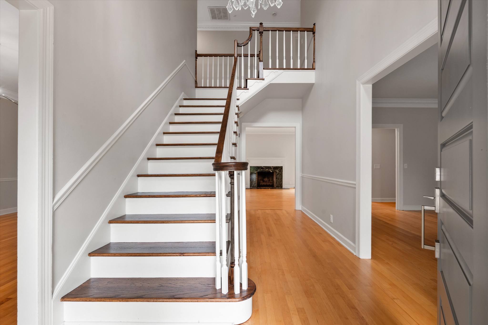 605 Linden Sq