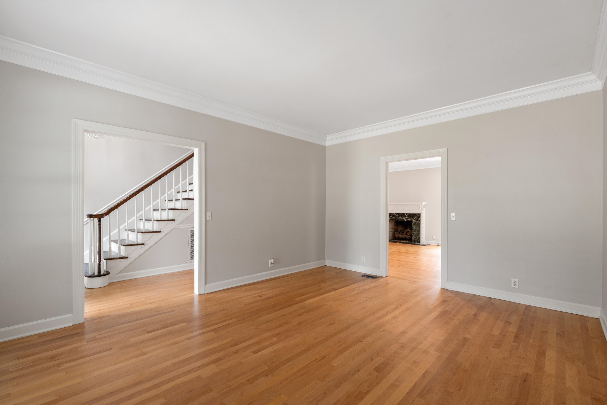 605 Linden Sq