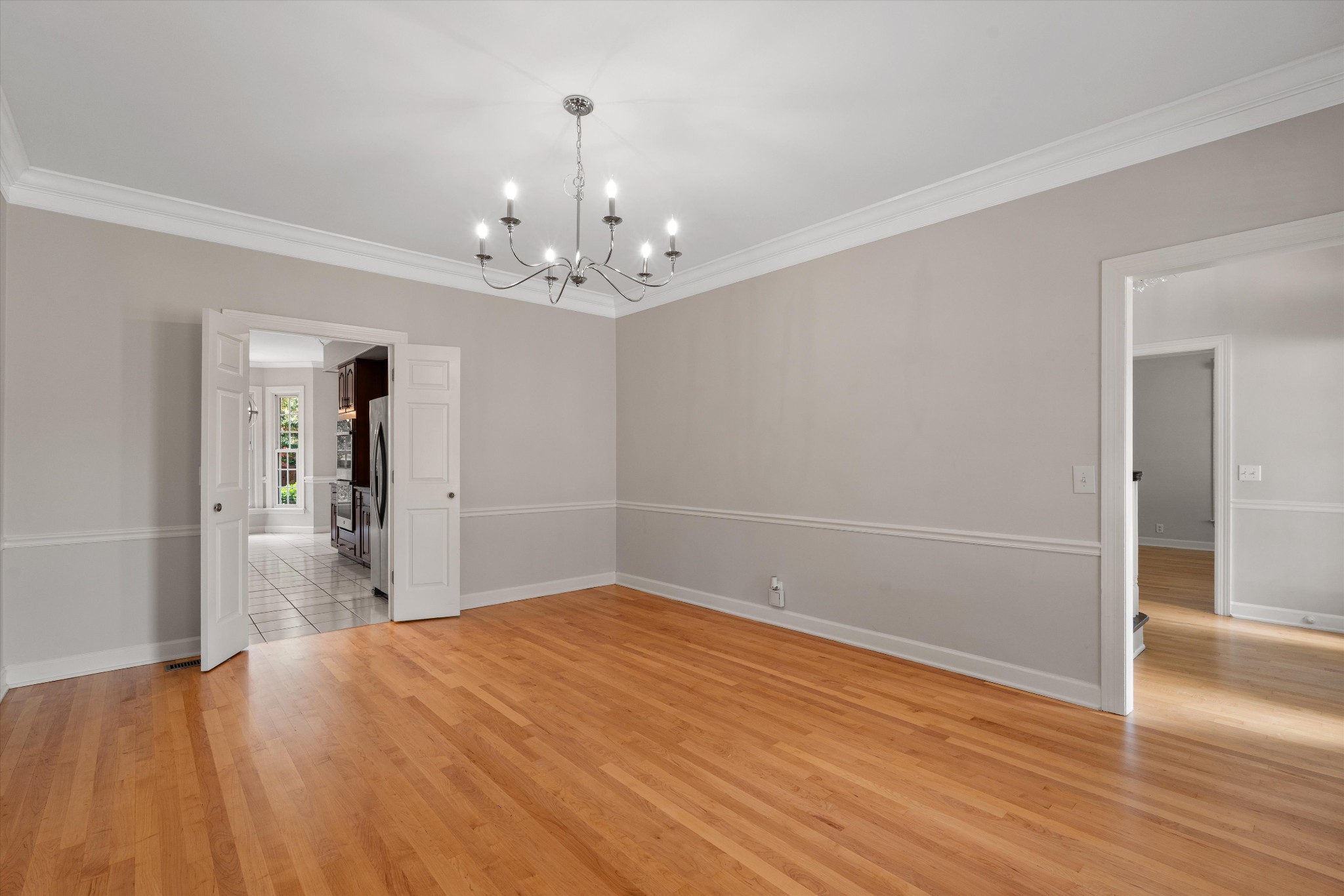 605 Linden Sq