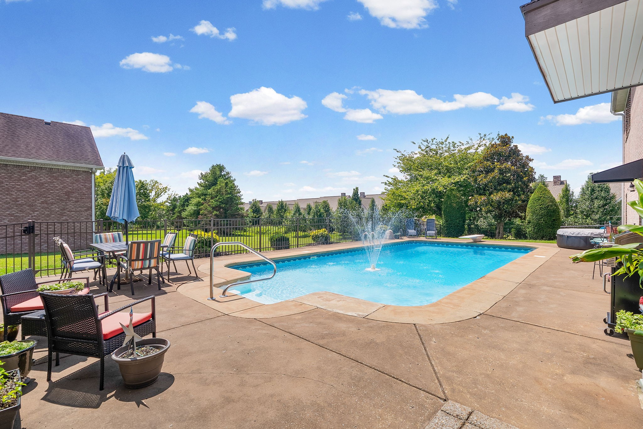 997 Grassland Chase Dr