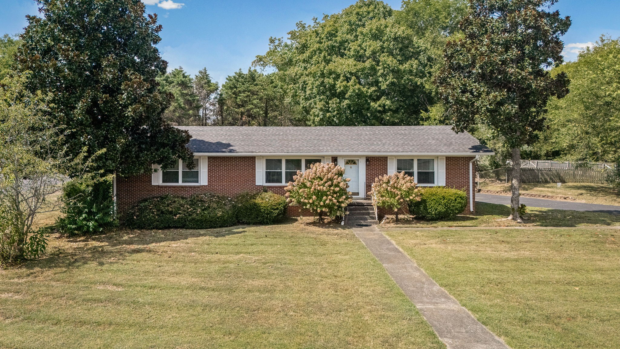 1610 June Ave