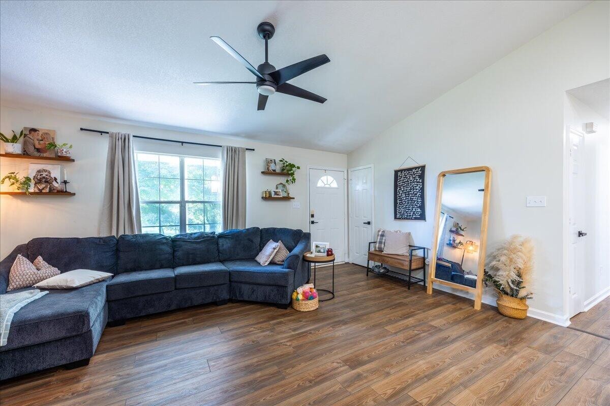 860 Anchor Drive
