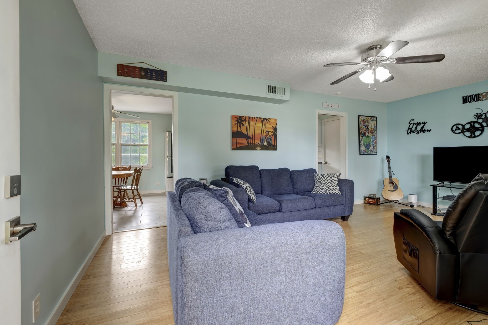 4884 Whittier Dr