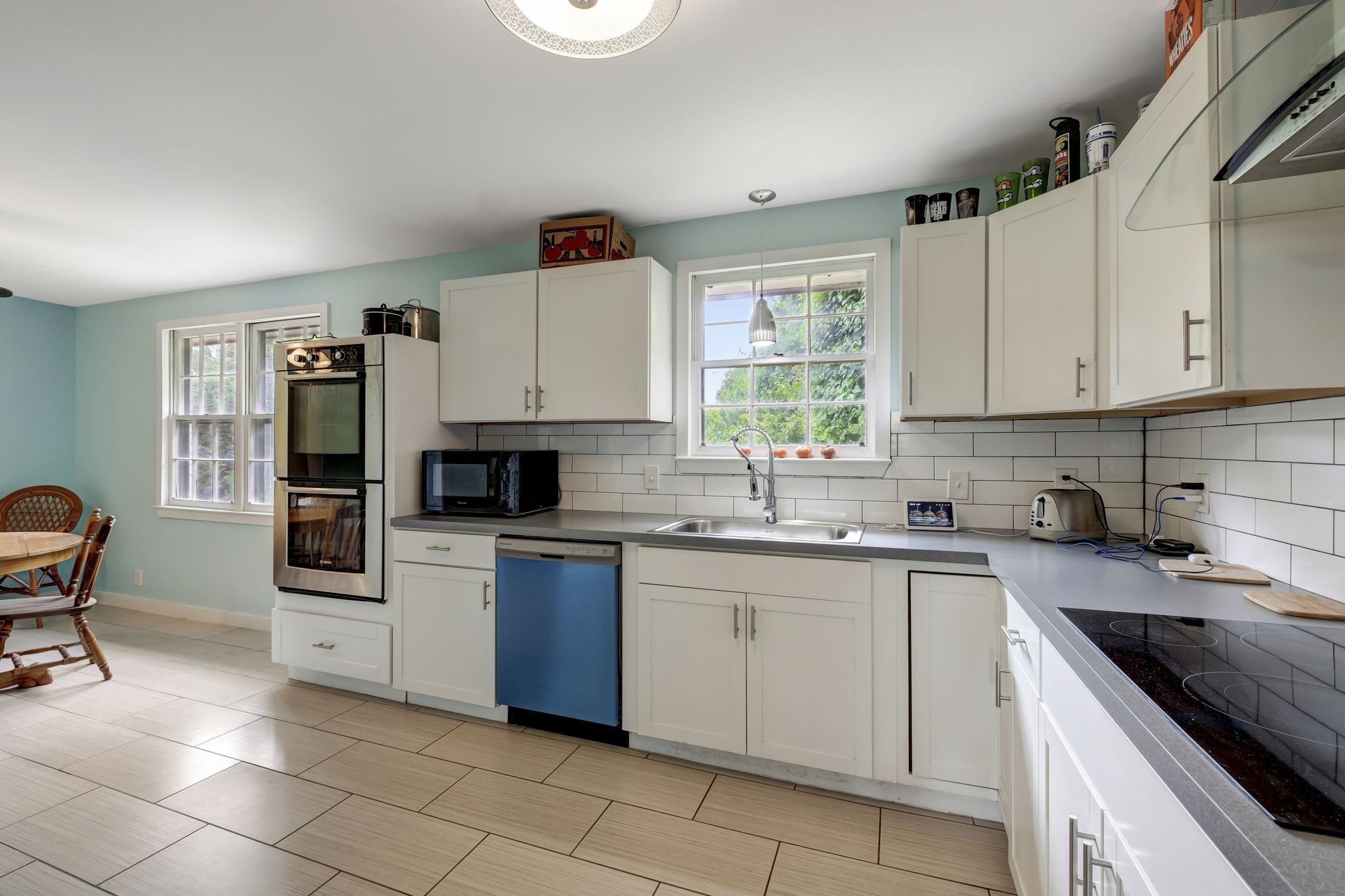 4884 Whittier Dr