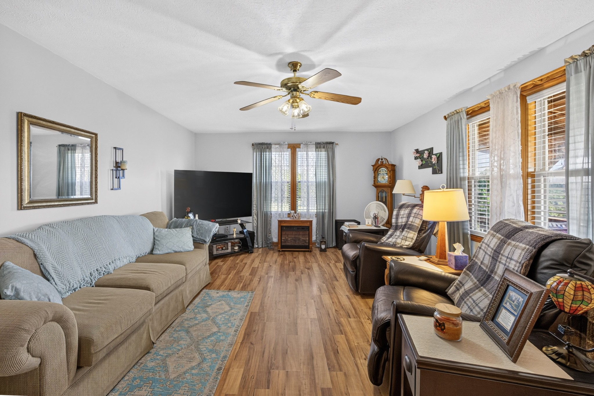 955 Livingston Boatdock Rd