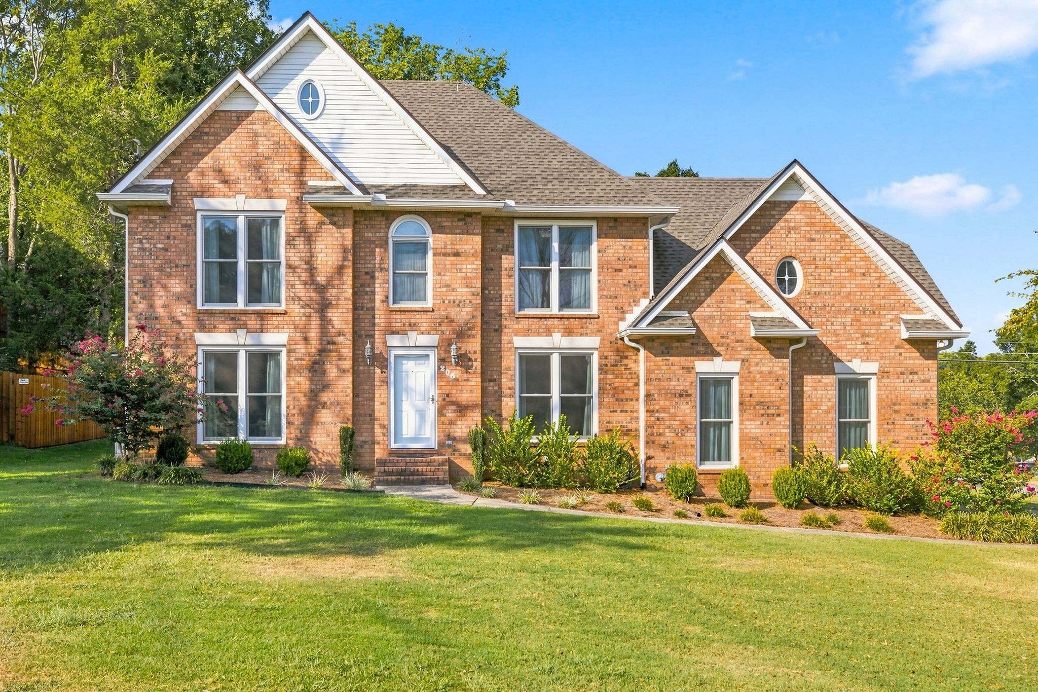203 Dogwood Ln