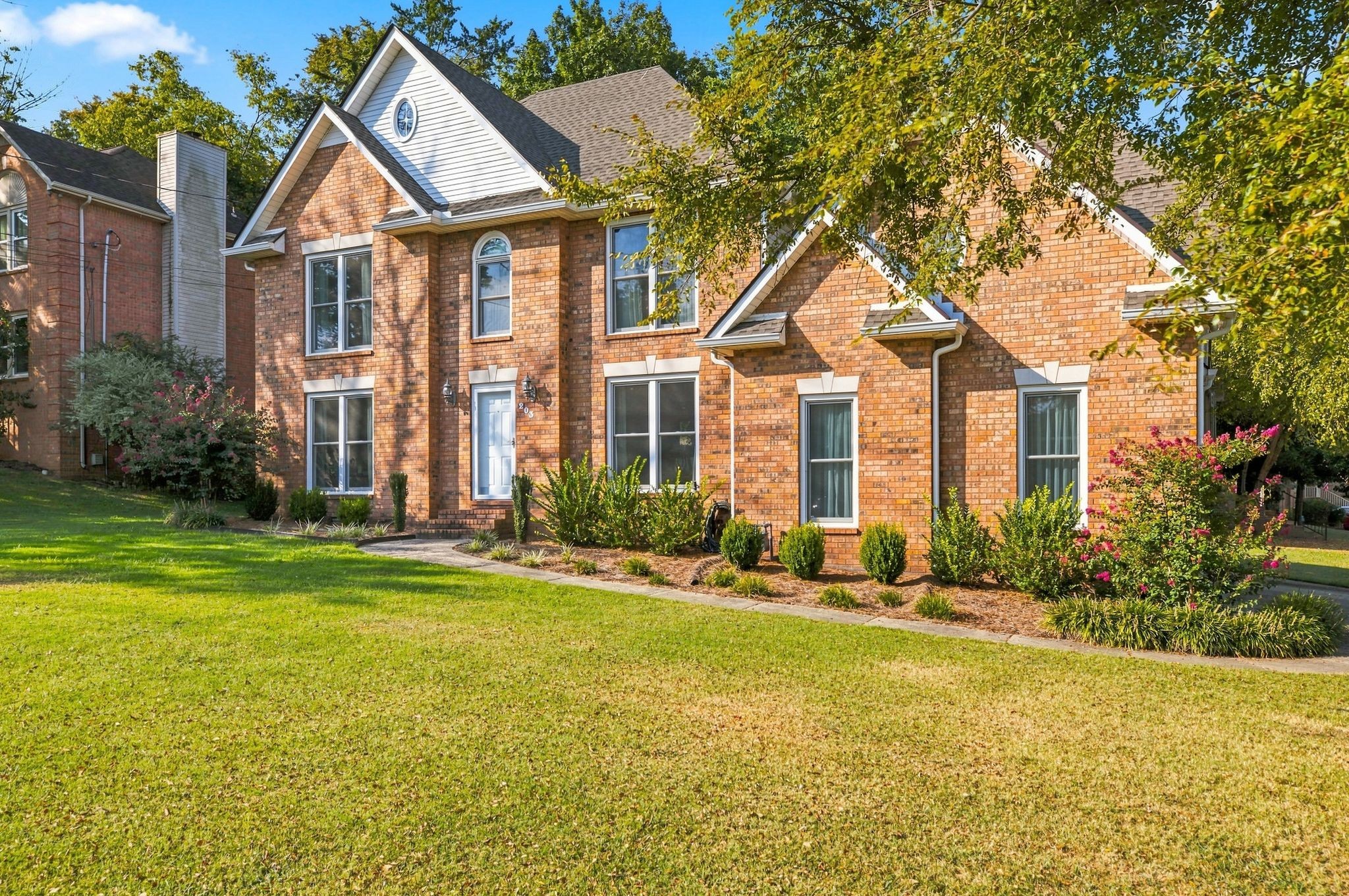 203 Dogwood Ln