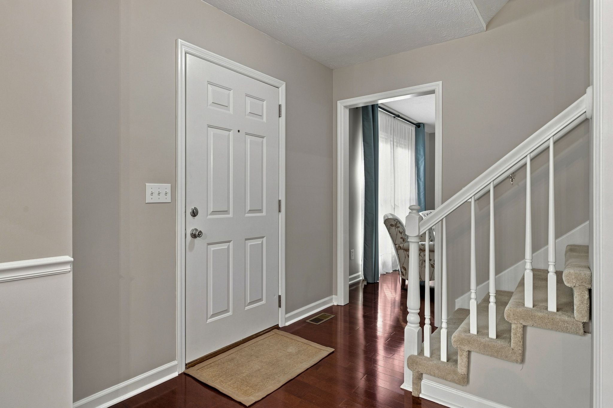 203 Dogwood Ln