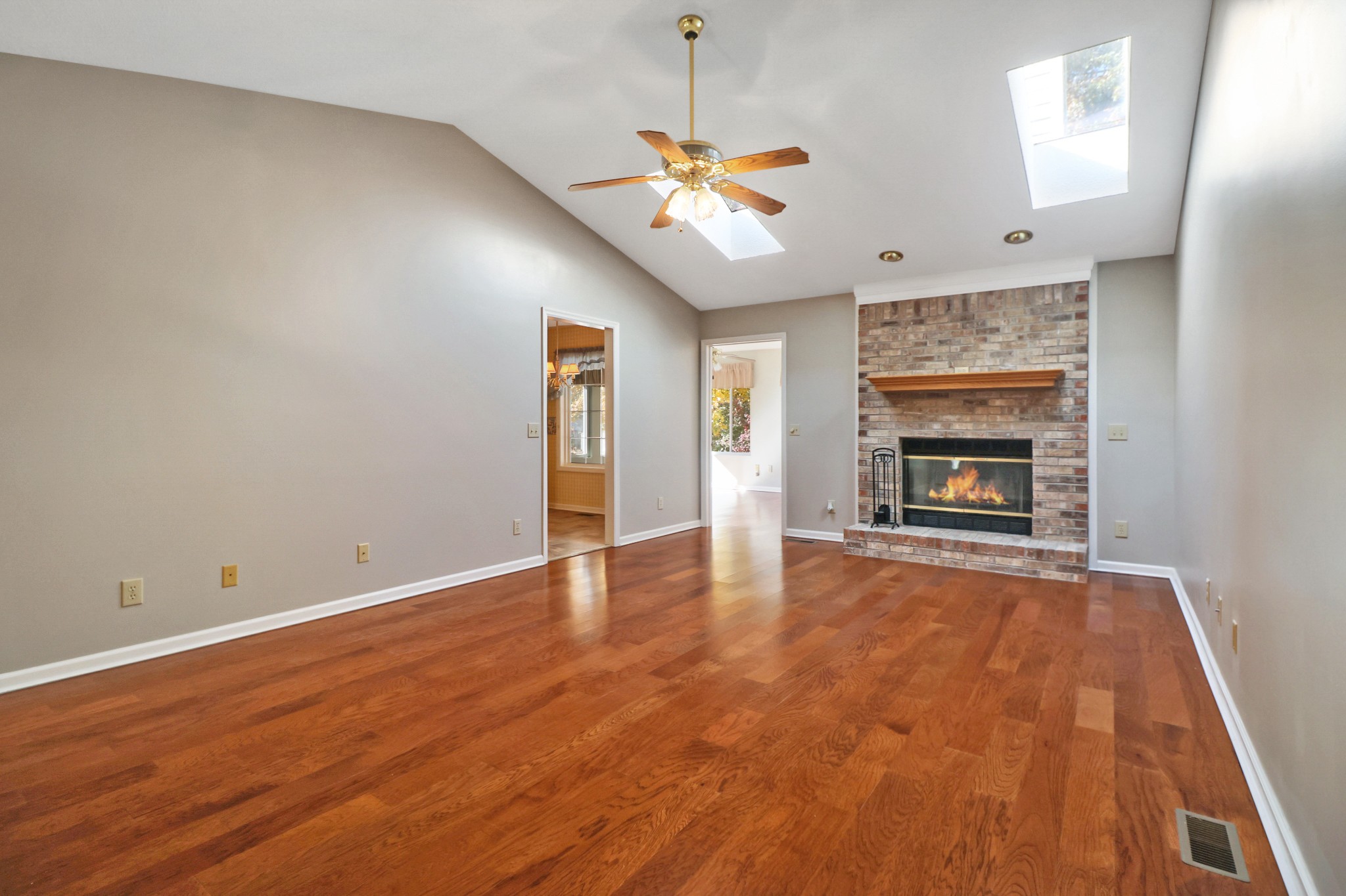 112 Lakewood Dr