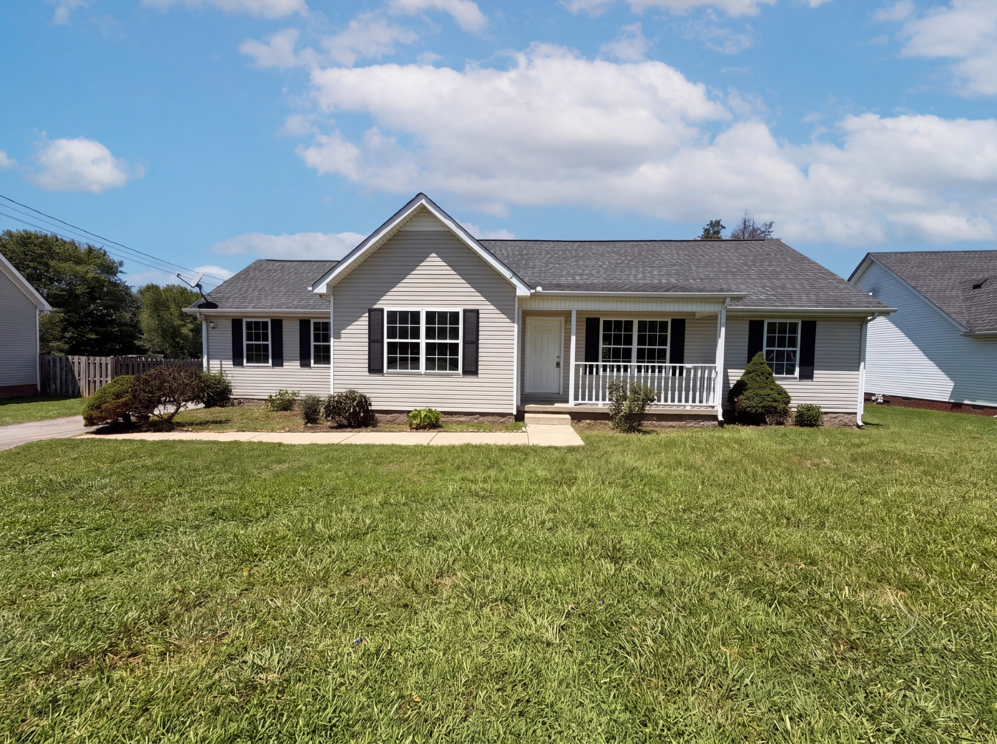 125 Ivanhoe Ct