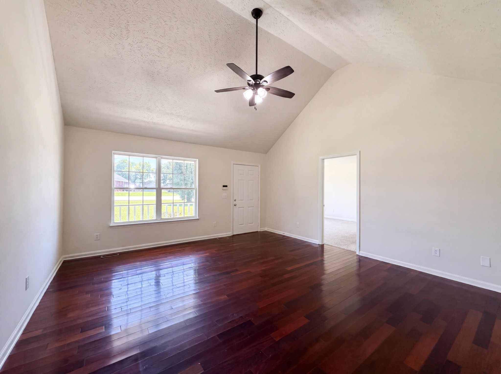 125 Ivanhoe Ct