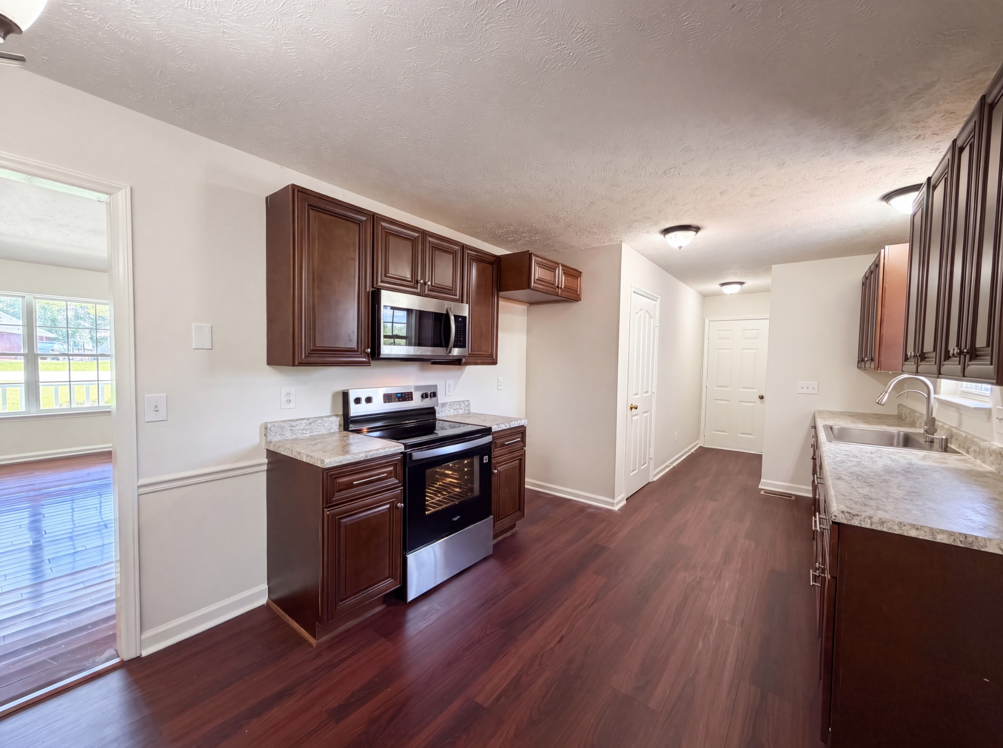 125 Ivanhoe Ct