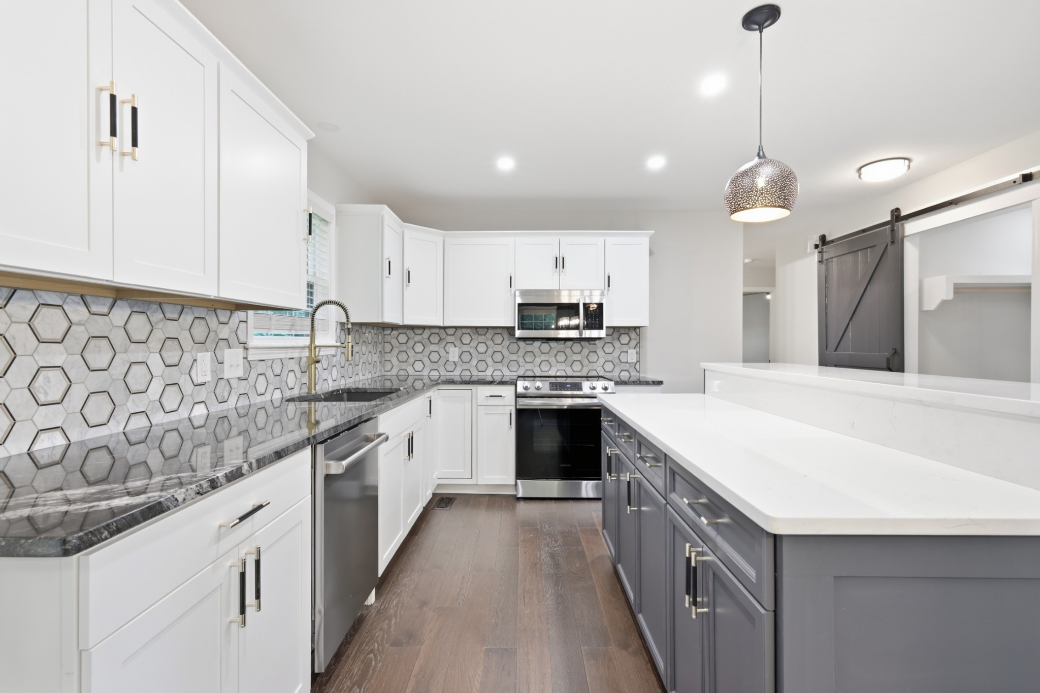 1145 Jacksons View Rd