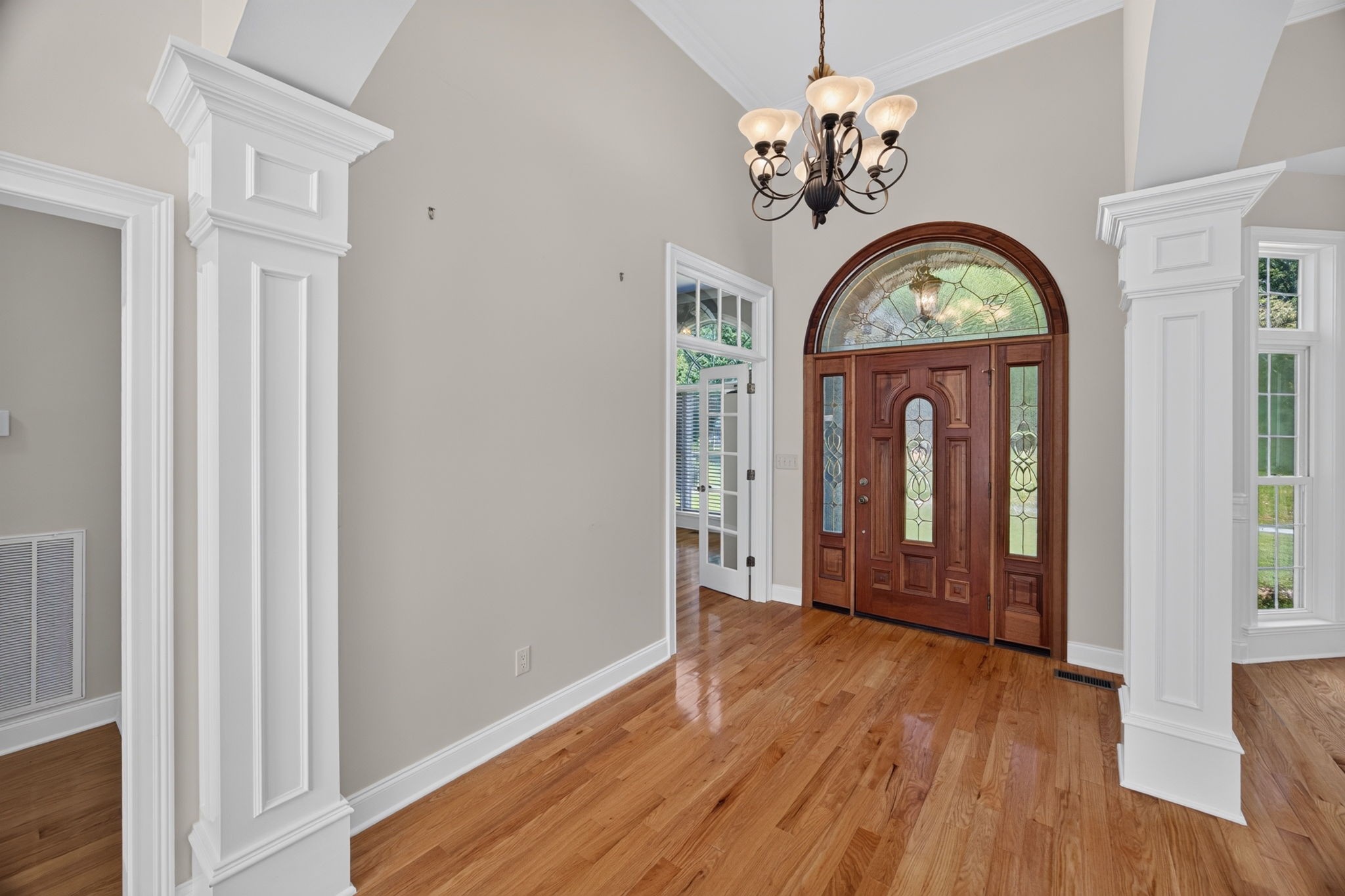 25 W Laurel Ave