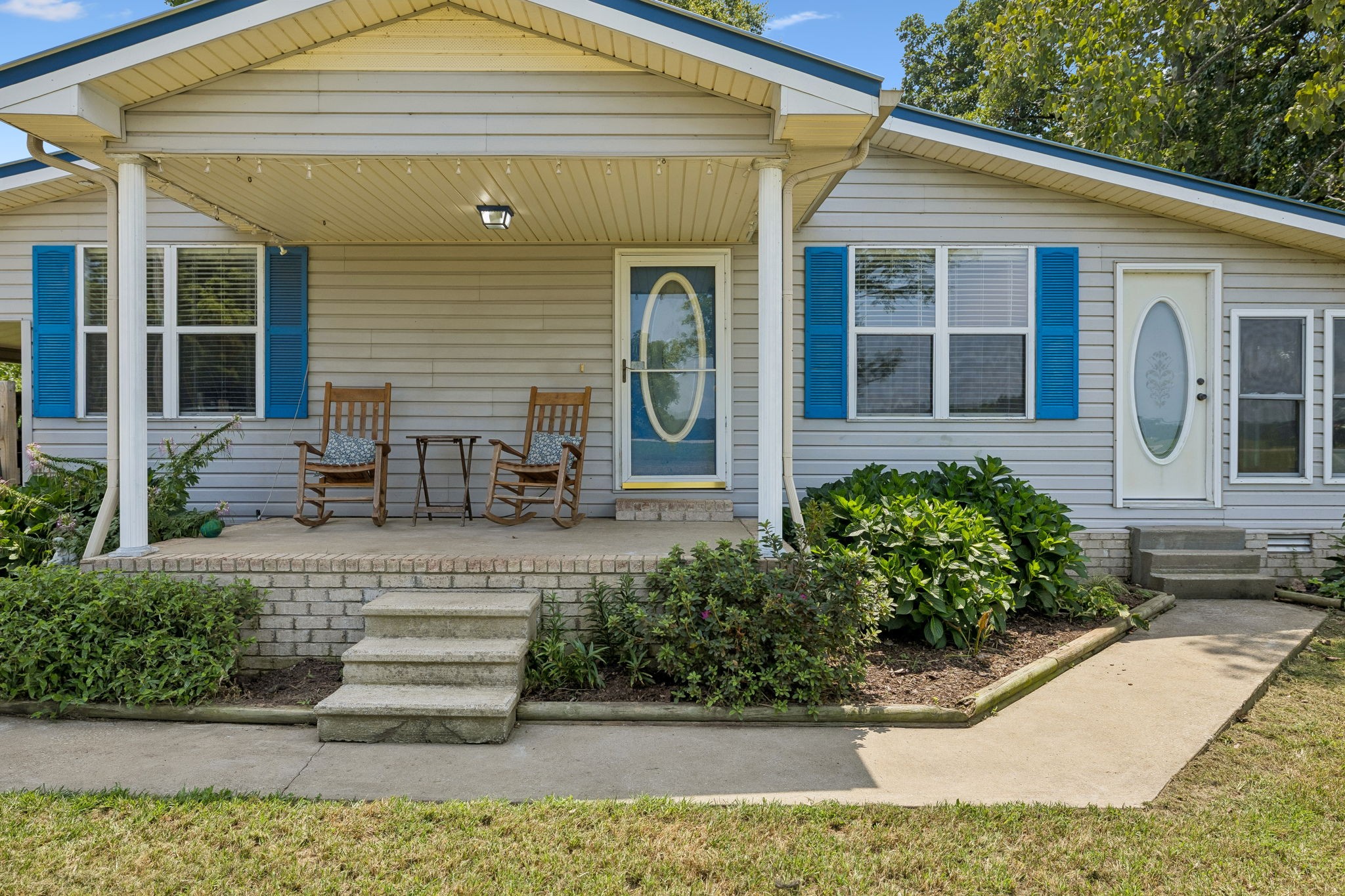 1525 E Piney Rd