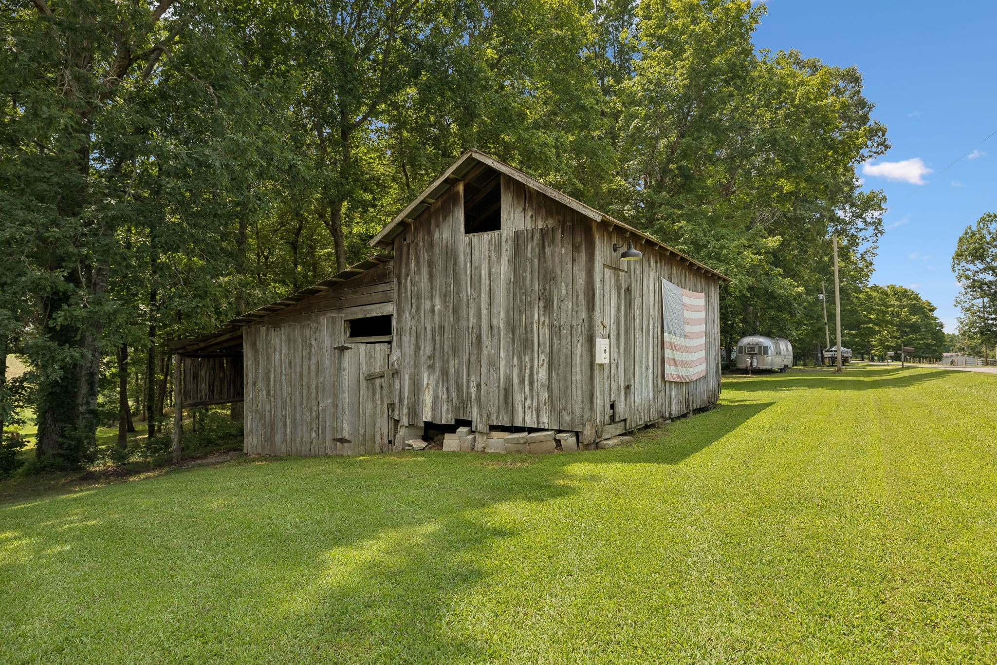 1525 E Piney Rd
