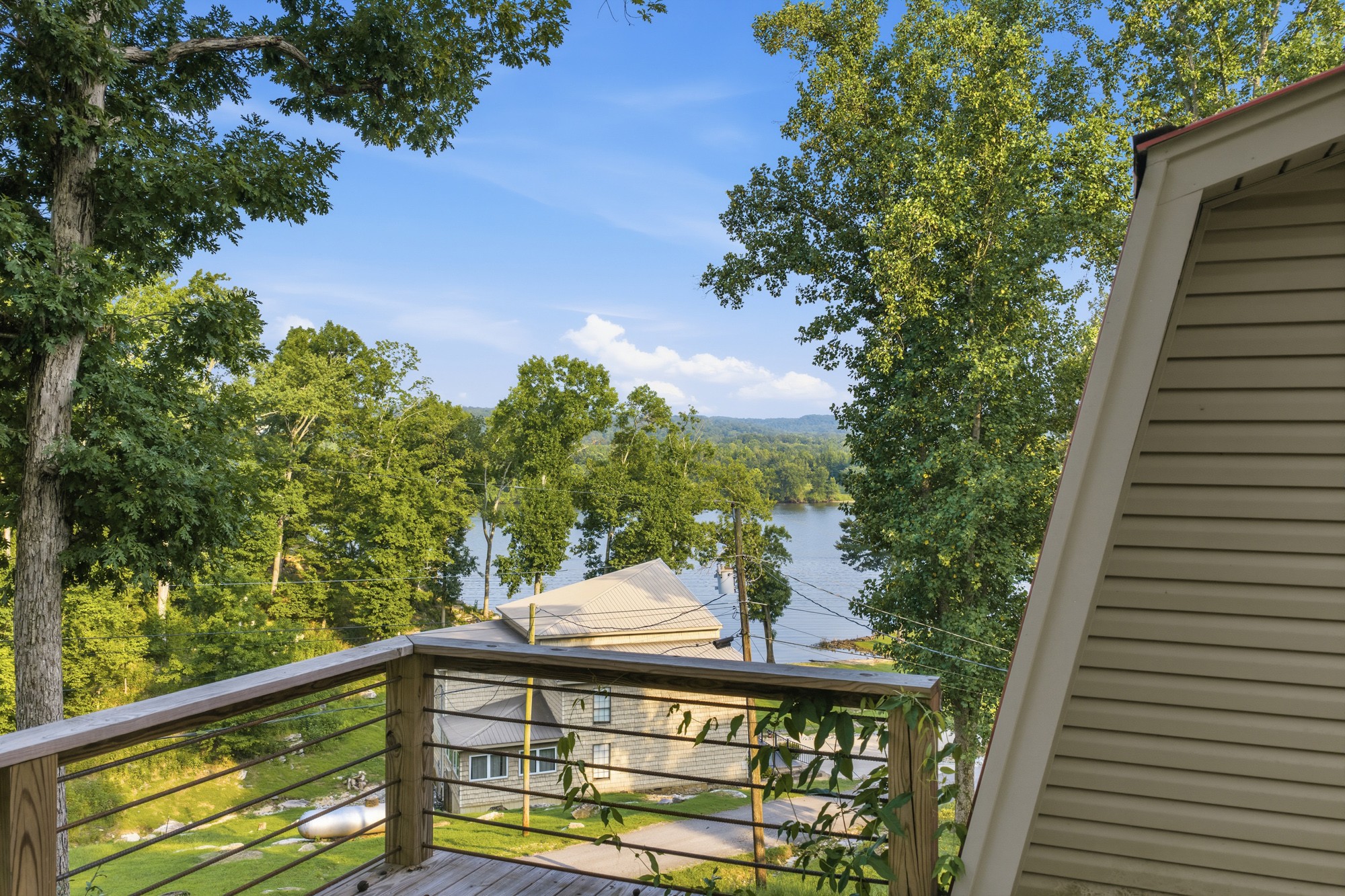 1124 Woodlawn Shores Rd