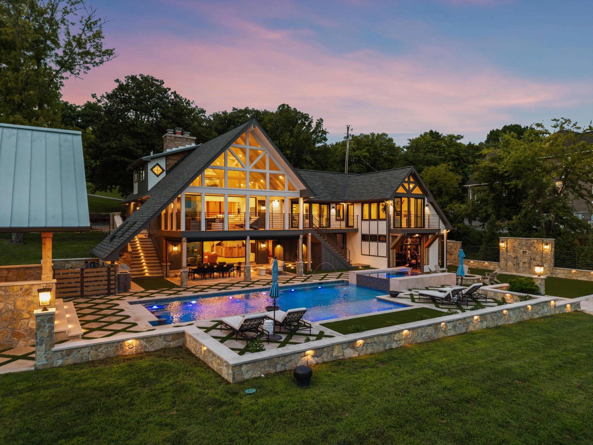 311 Harbor Dr