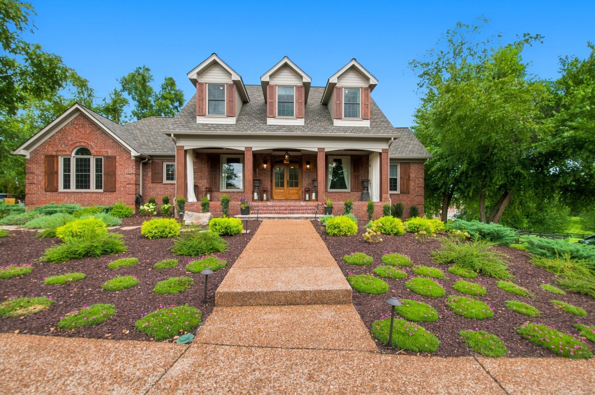 3026 Trotters Ln