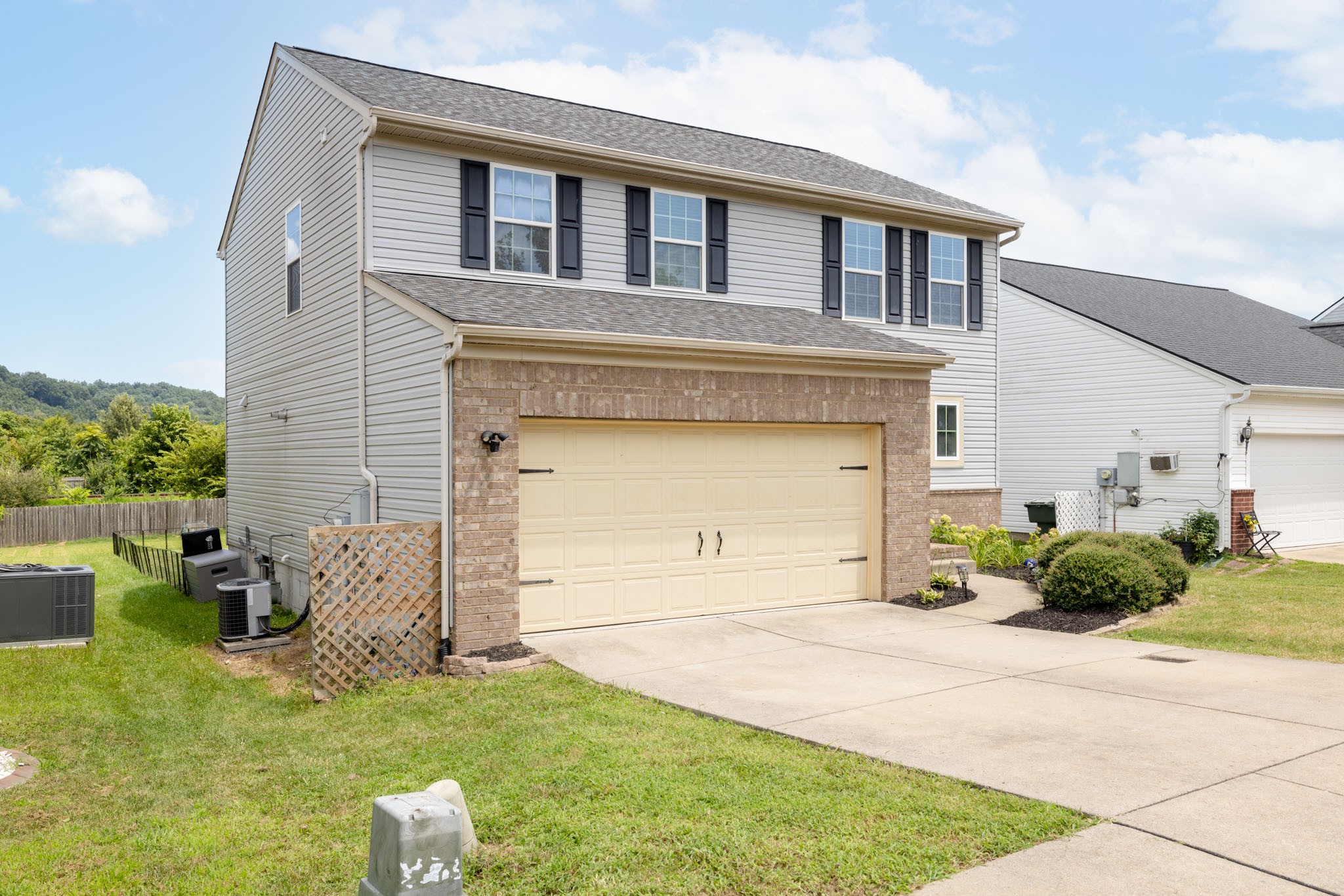 1304 Scarcroft Ln