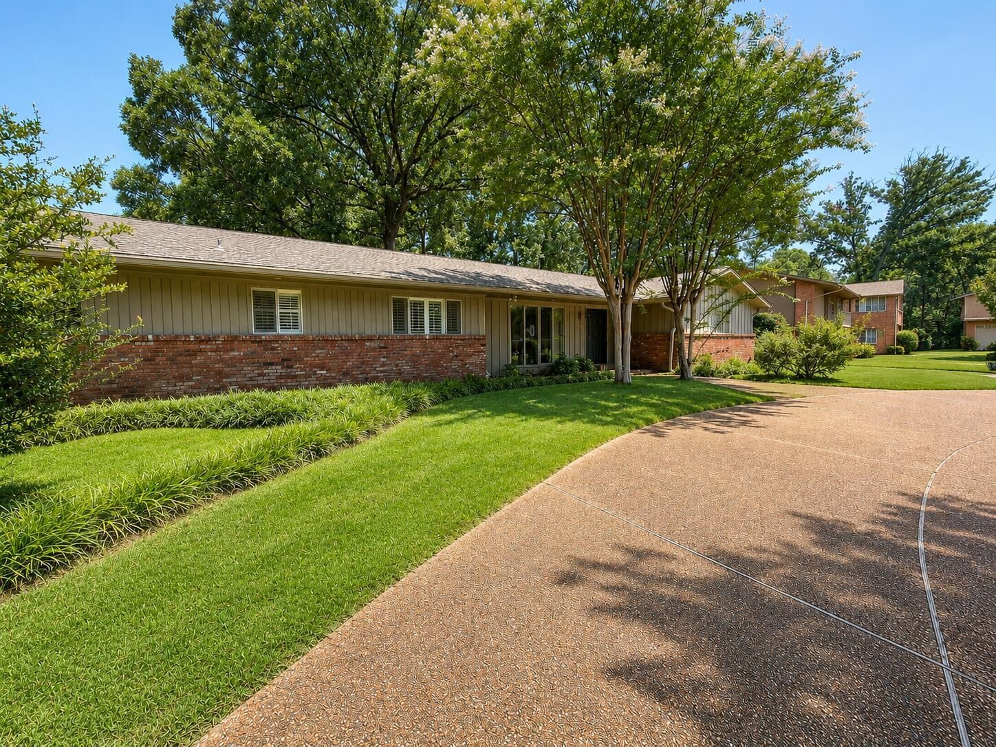 5680 N ANGELA RD