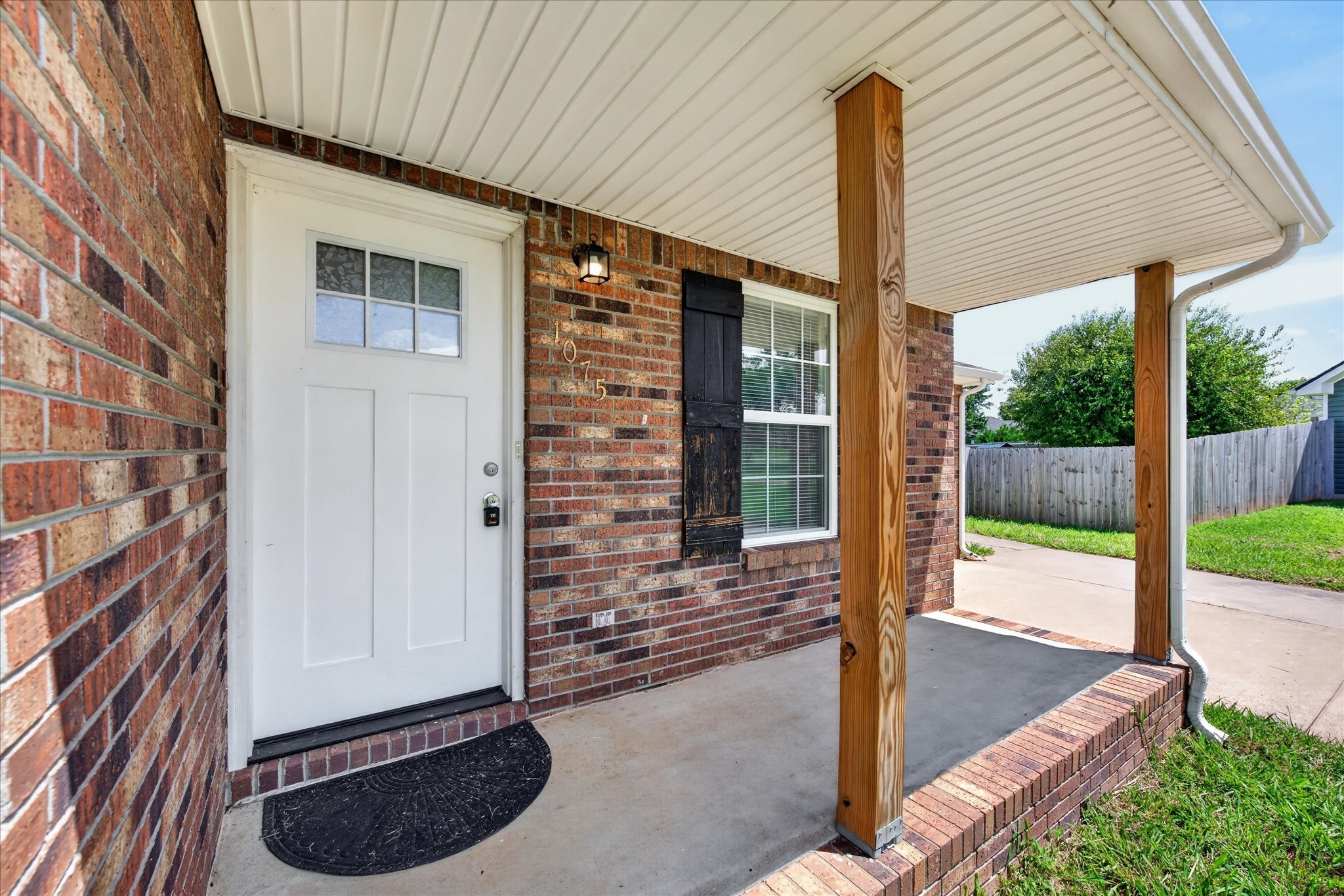 1075 Meshaw Trail
