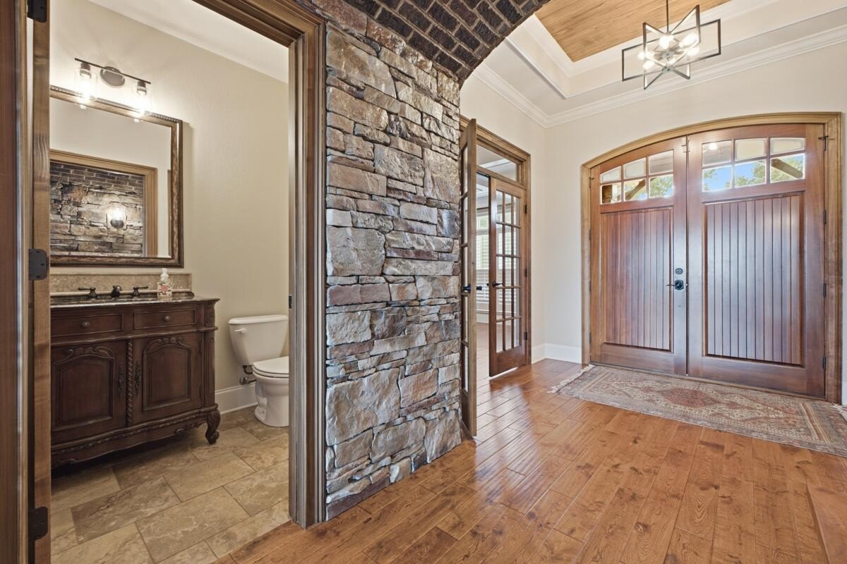 9976 Deer Ridge Drive