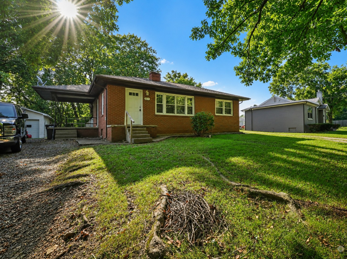 817 Rockwood Hts