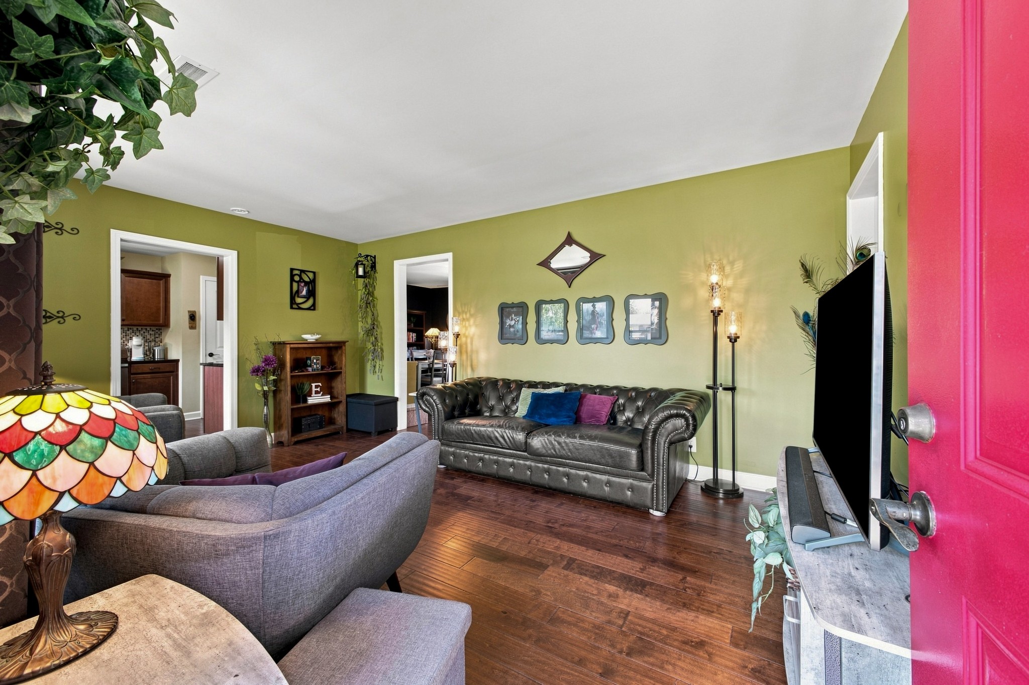4852 Whittier Dr
